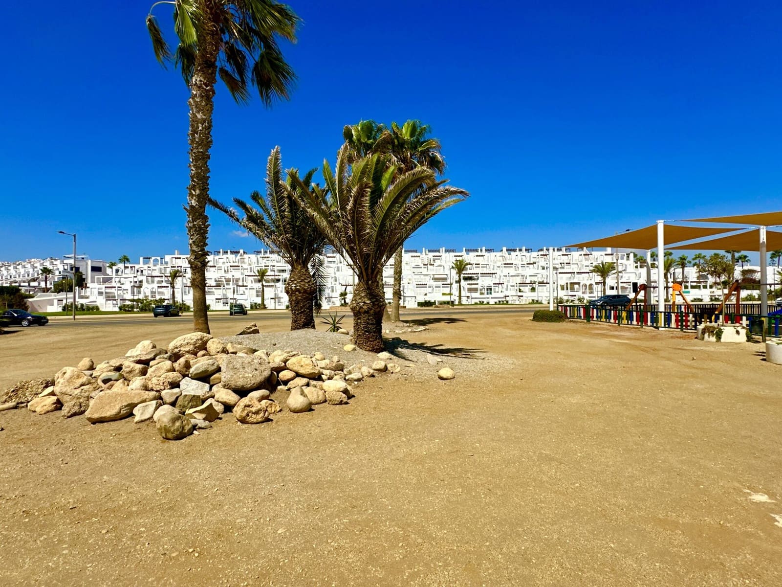 3 slaapkamer Strandappartement te huur in Mojacar met zwembad garage - € 1.350 (Ref: 9603168)