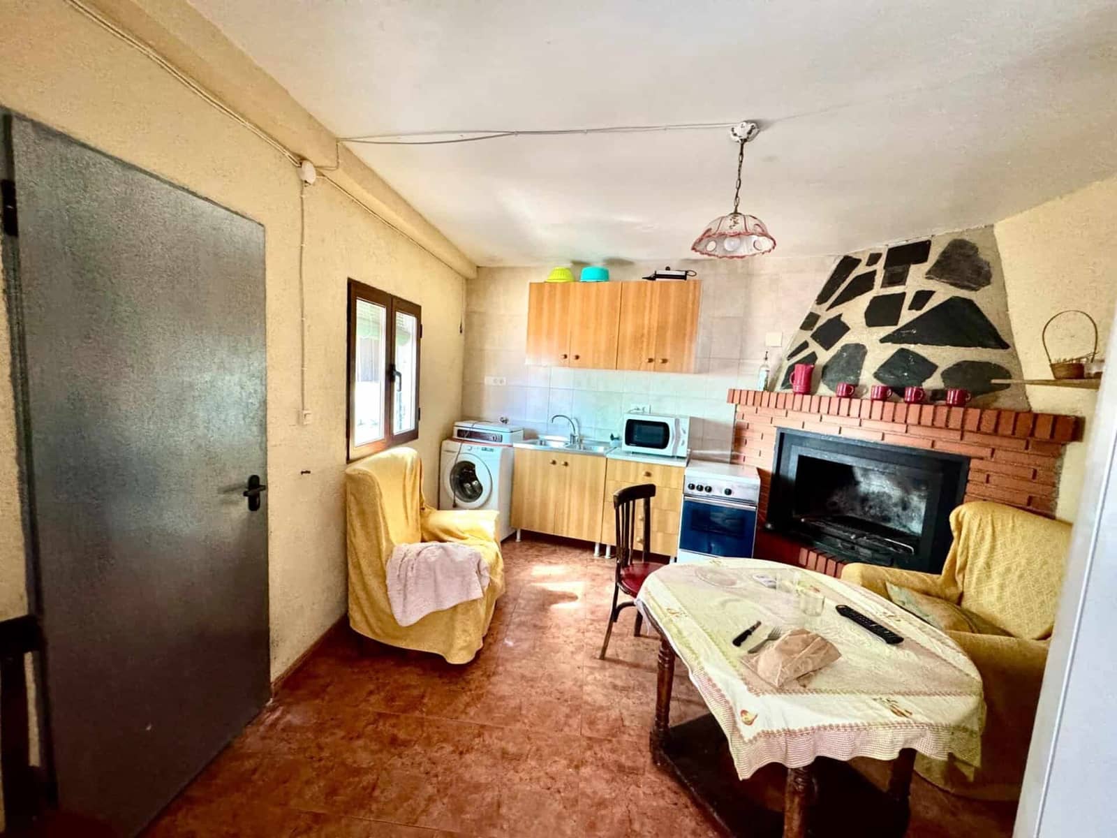 4 slaapkamer Huis te koop in Berchules met garage - € 33.000 (Ref: 9603169)