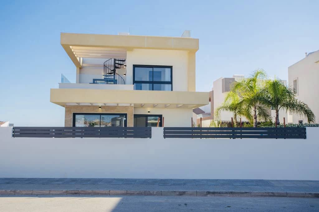 3 sypialnia Willa na sprzedaż w Los Montesinos z basenem garażem - 335 900 € (Ref: 9603180)