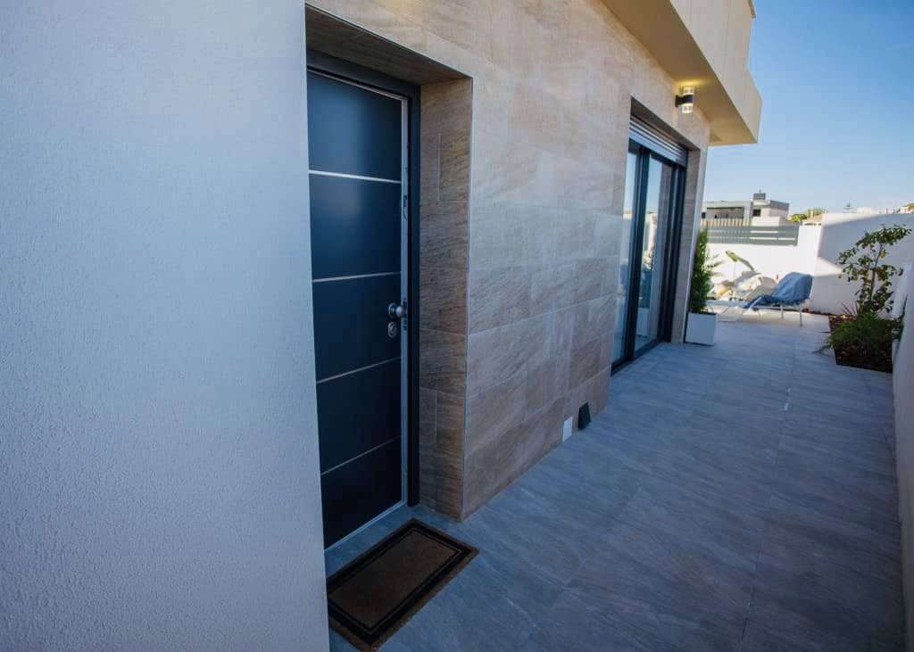 3 quarto Moradia para venda em Los Montesinos com piscina garagem - 335 900 € (Ref: 9603180)