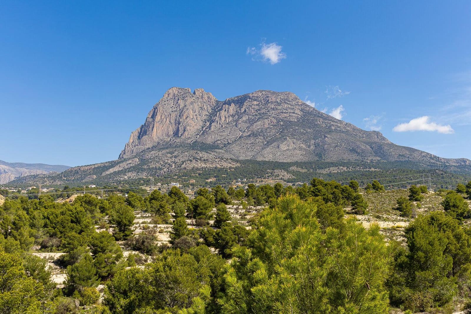 Chalet de 3 habitaciones en Finestrat en venta con piscina garaje - 495.000 € (Ref: 9603183)