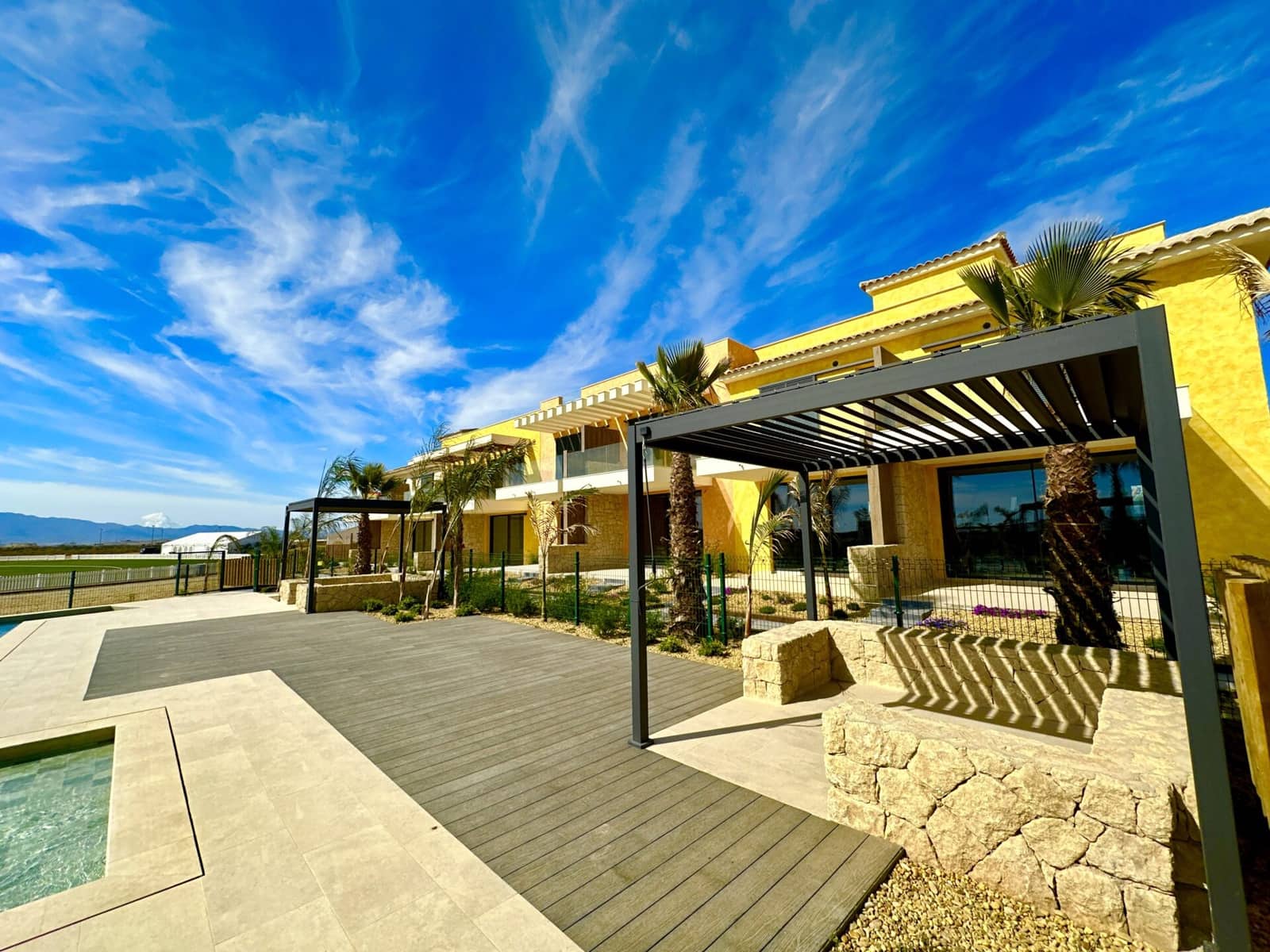 2 soveværelse Byhus til salg i Cuevas del Almanzora med swimmingpool garage - € 290.000 (Ref: 9603184)