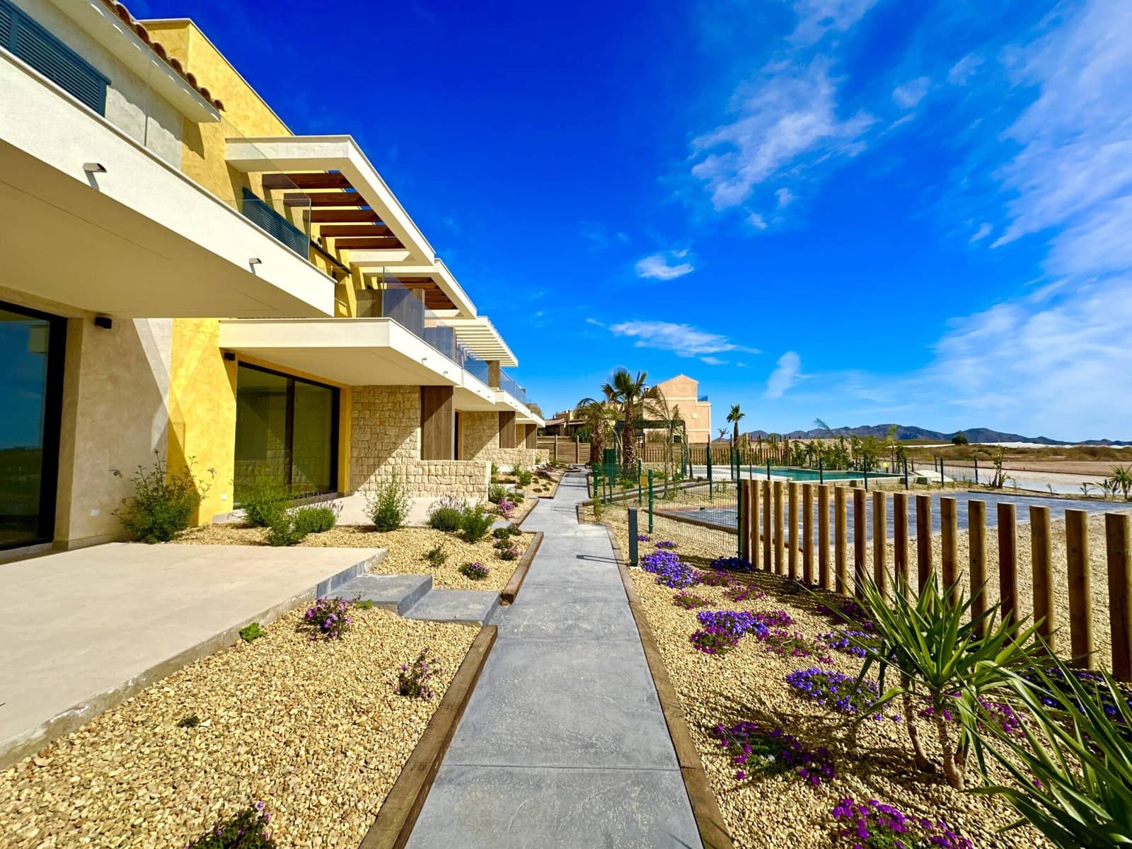 2 soveværelse Byhus til salg i Cuevas del Almanzora med swimmingpool garage - € 290.000 (Ref: 9603184)