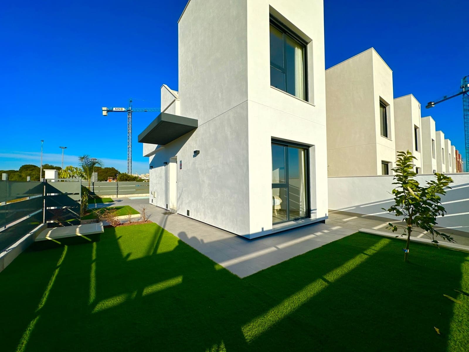 Chalet de 3 habitaciones en Santiago de la Ribera en venta con piscina garaje - 349.000 € (Ref: 9603186)