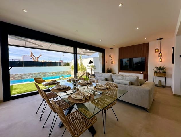 3 makuuhuone Huvila myytävänä paikassa Santiago de la Ribera, San Javier mukana uima-altaan 
autotalli - 499 000 € (Ref: 9603187)