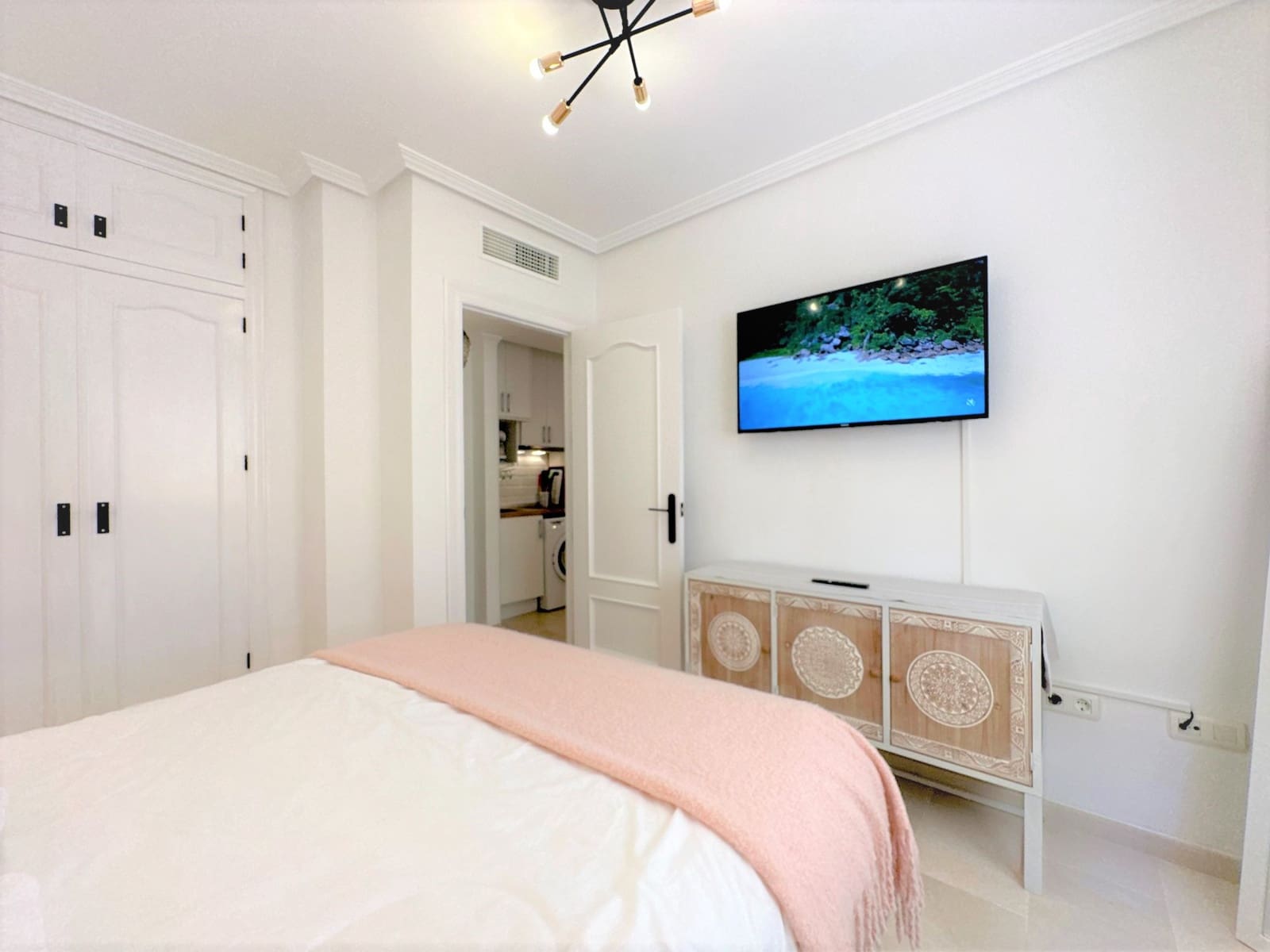 2 bedroom Beach Apartment for rent in Garrucha with garage - € 895 (Ref: 9603192)