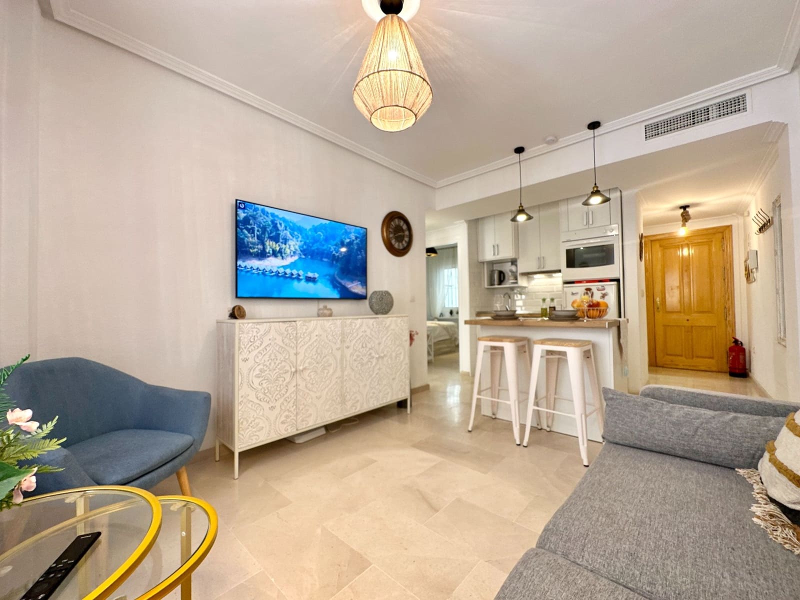 2 bedroom Beach Apartment for rent in Garrucha with garage - € 895 (Ref: 9603192)