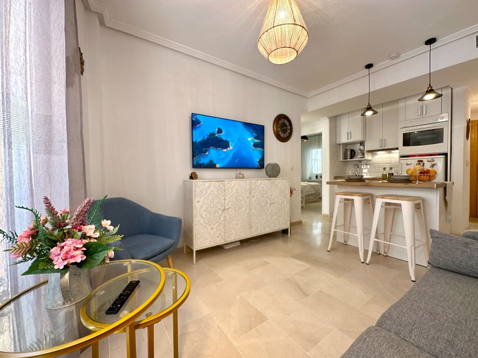 2 bedroom Beach Apartment for rent in Garrucha with garage - € 895 (Ref: 9603192)