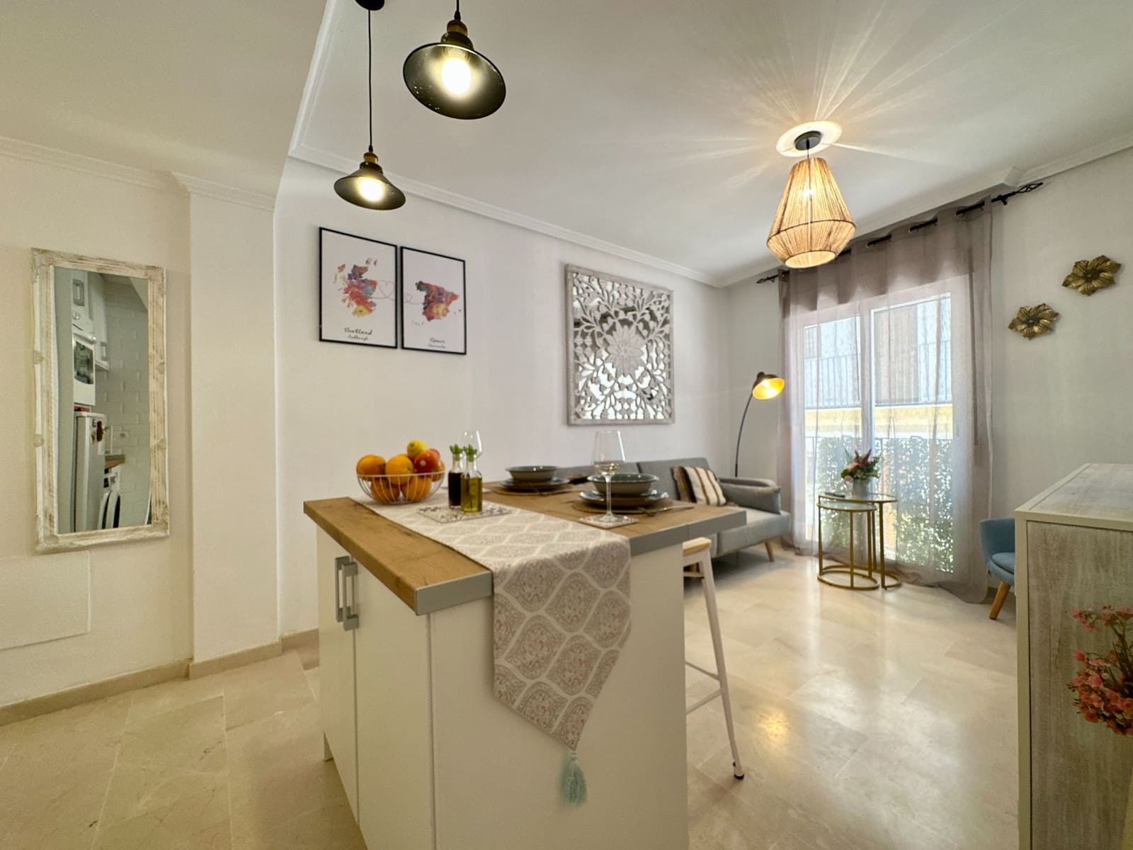 2 bedroom Beach Apartment for rent in Garrucha with garage - € 895 (Ref: 9603192)