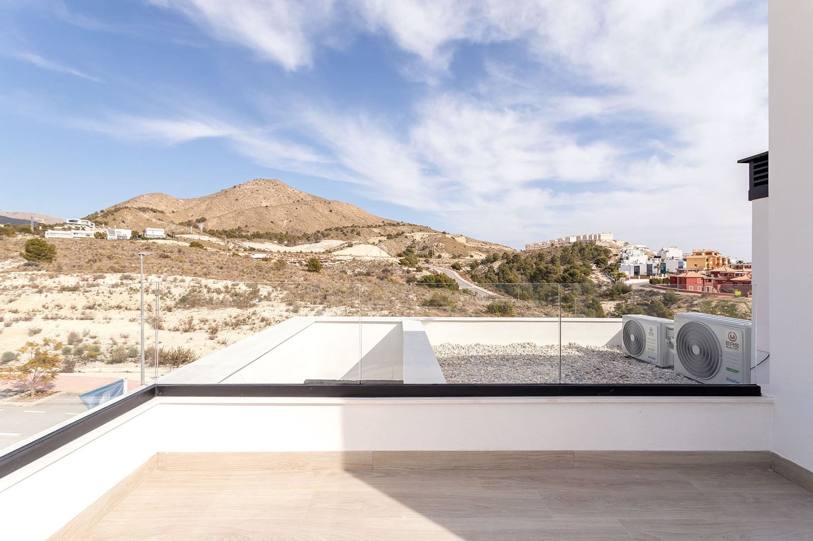 Chalet de 3 habitaciones en Finestrat en venta con piscina garaje - 510.000 € (Ref: 9603196)