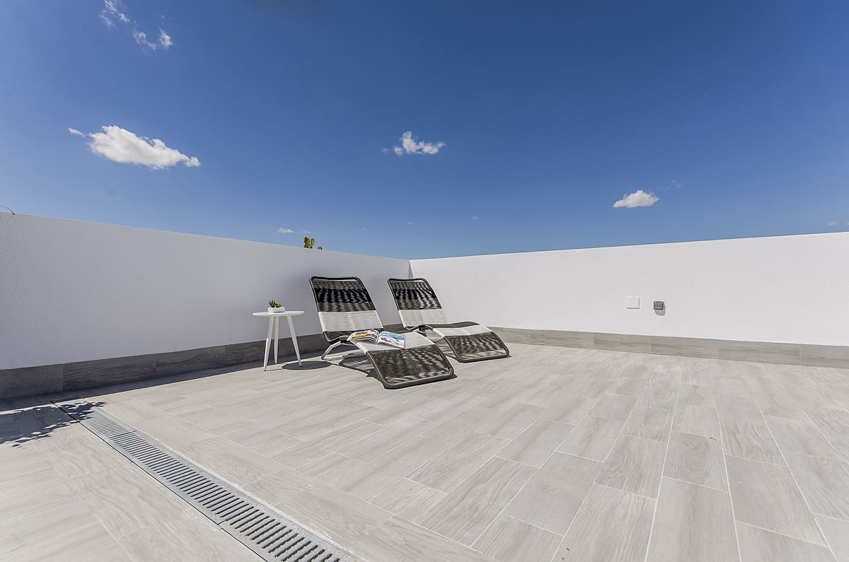 Chalet de 3 habitaciones en Los Montesinos en venta con piscina garaje - 395.000 € (Ref: 9603200)