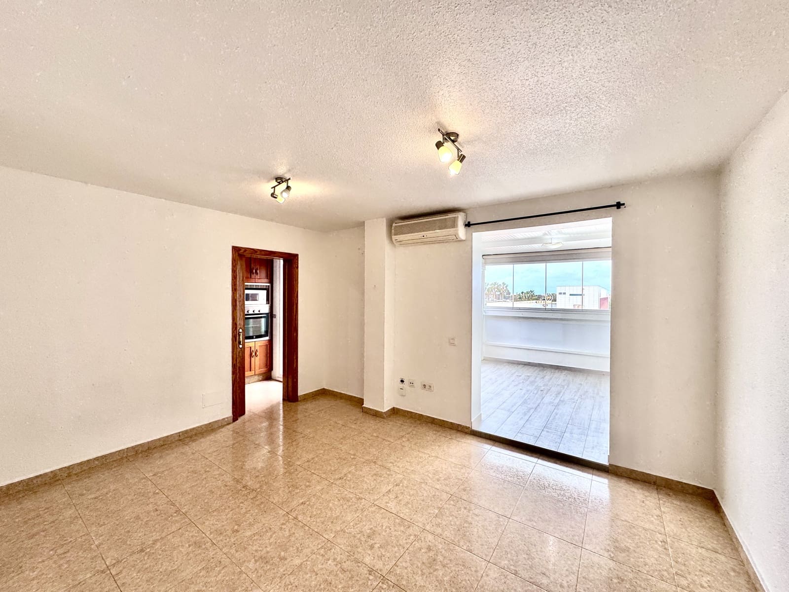 Ático de 2 habitaciones en El Ejido en venta con garaje - 139.000 € (Ref: 9670000)