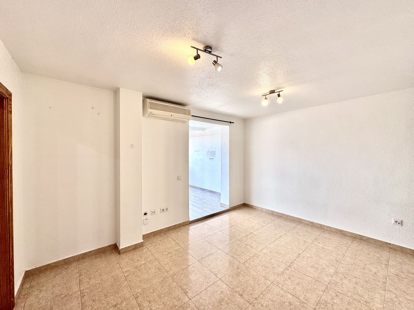 Ático de 2 habitaciones en El Ejido en venta con garaje - 139.000 € (Ref: 9670000)