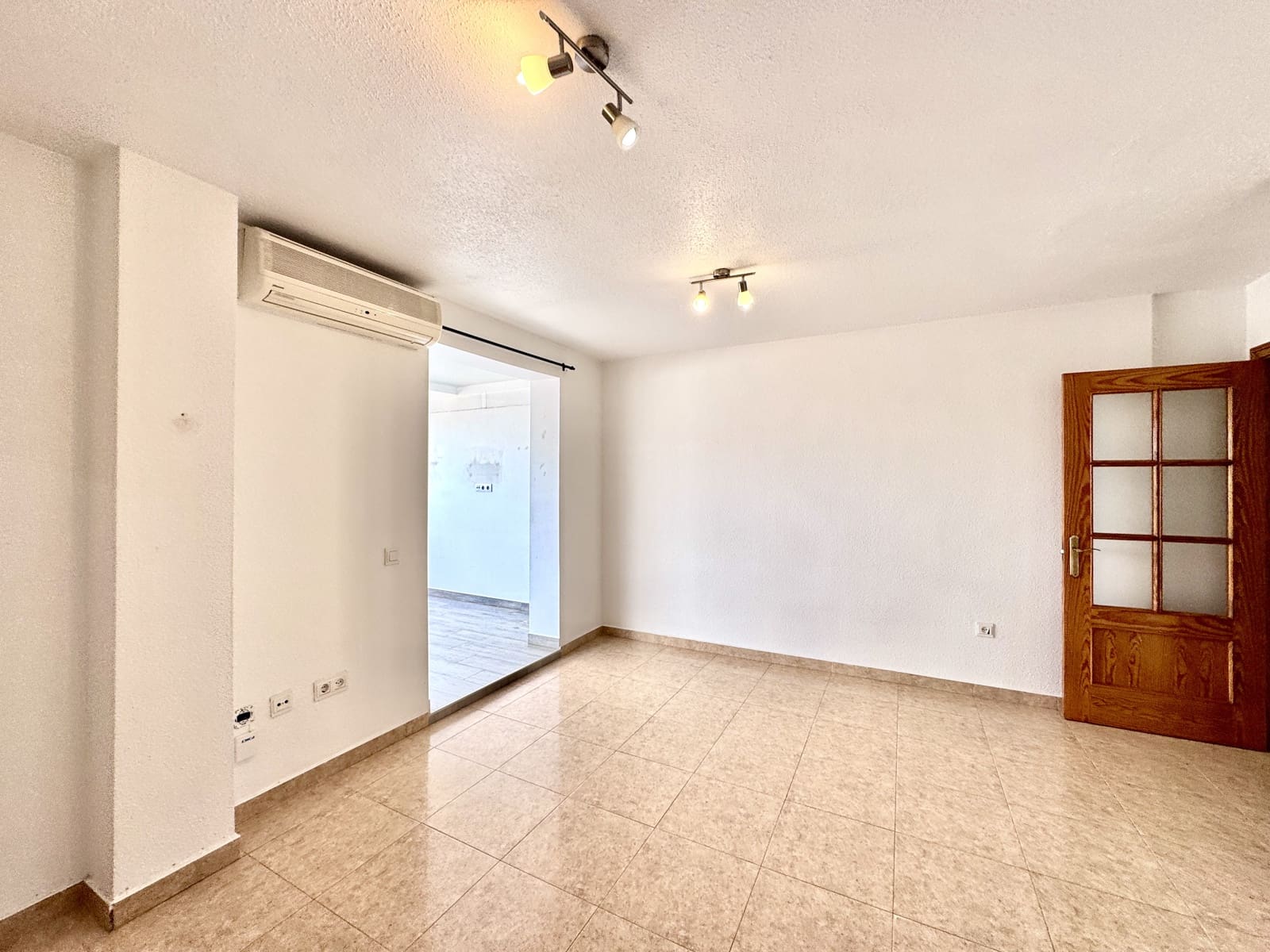 Ático de 2 habitaciones en El Ejido en venta con garaje - 139.000 € (Ref: 9670000)