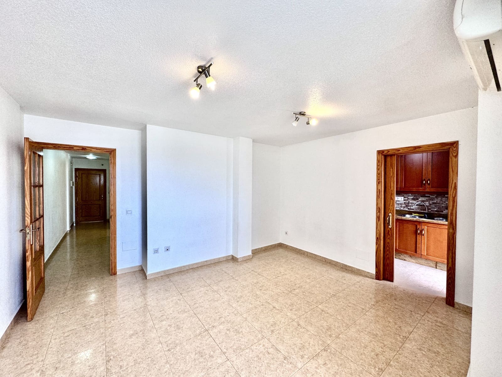 Ático de 2 habitaciones en El Ejido en venta con garaje - 139.000 € (Ref: 9670000)