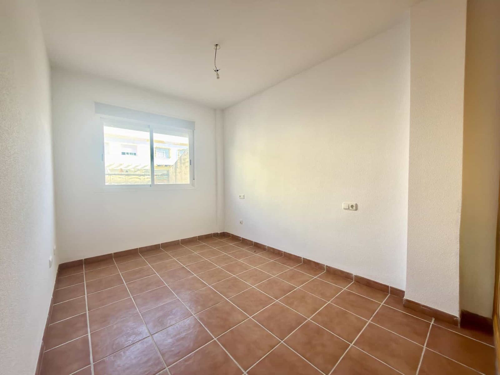 2 soveværelse Lejlighed til salg i Illar med swimmingpool garage - € 69.000 (Ref: 9737722)