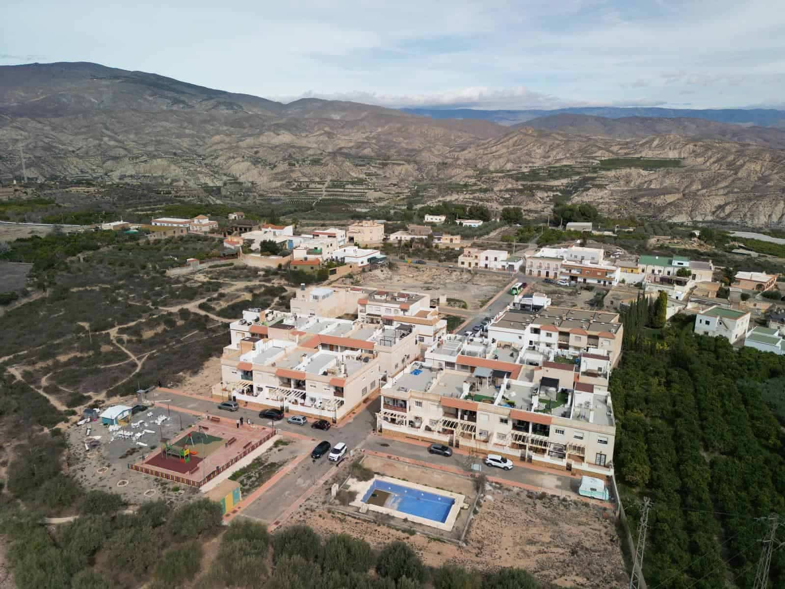 2 soveværelse Lejlighed til salg i Illar med swimmingpool garage - € 69.000 (Ref: 9737722)