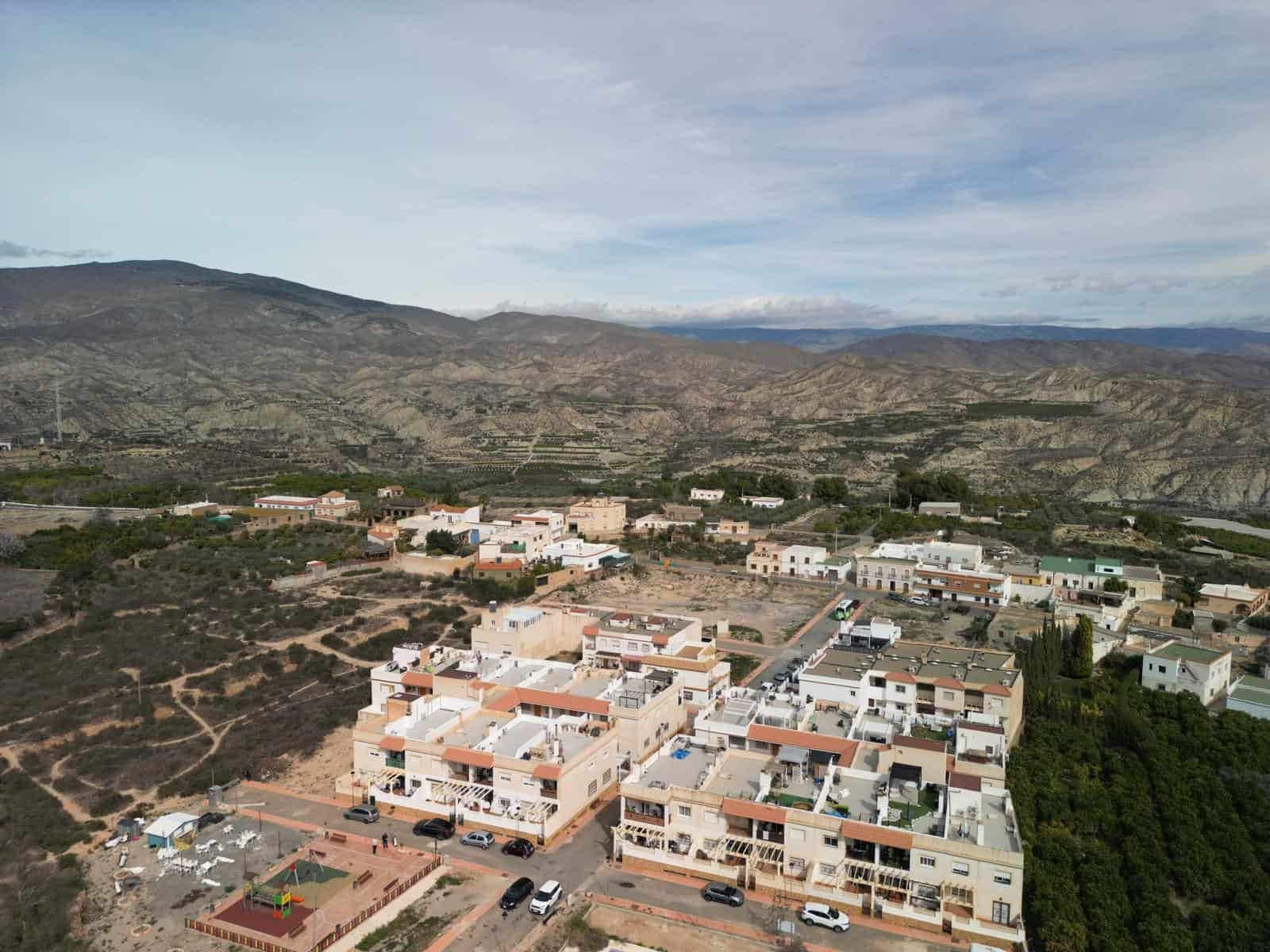 2 soveværelse Lejlighed til salg i Illar med swimmingpool garage - € 69.000 (Ref: 9737722)