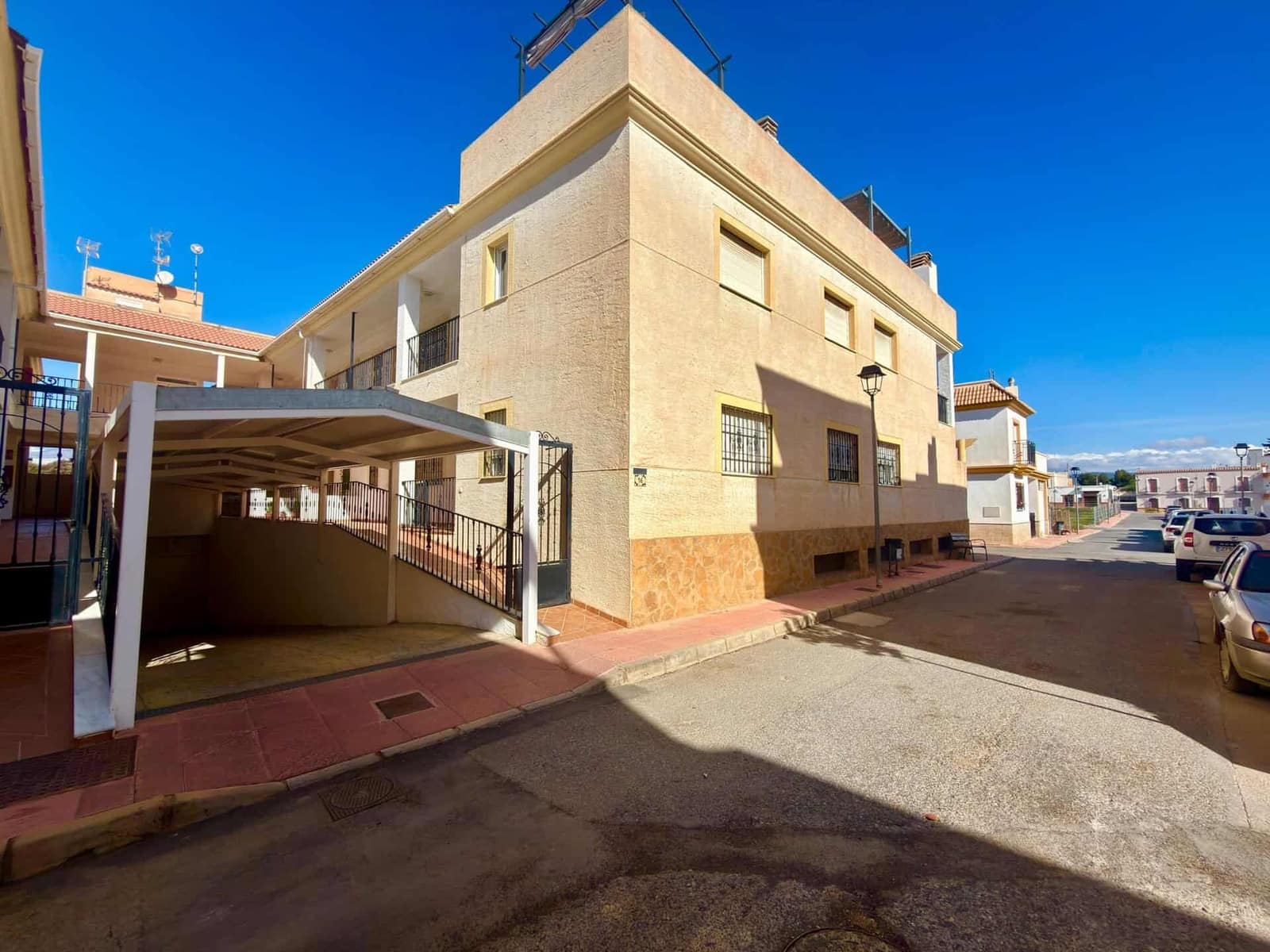 2 soveværelse Lejlighed til salg i Illar med swimmingpool garage - € 69.000 (Ref: 9737722)