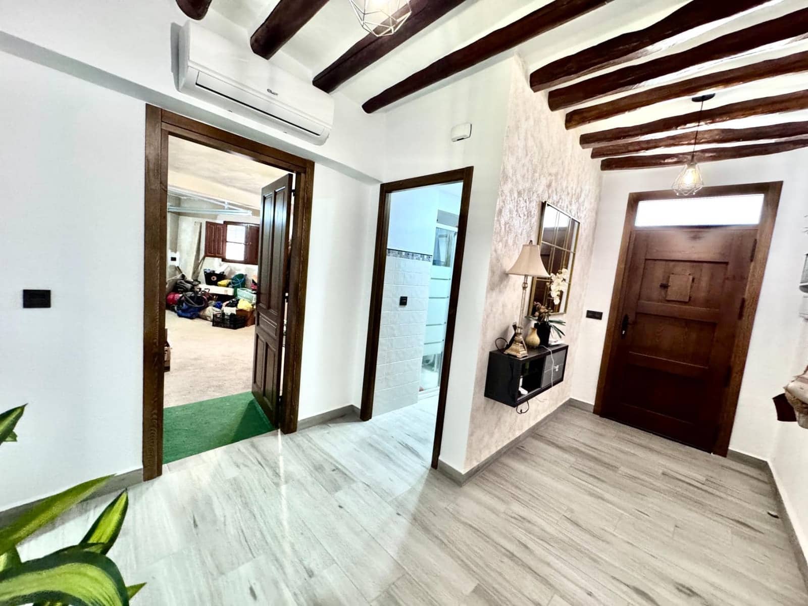 4 bedroom Villa for sale in Valor with garage - € 79,000 (Ref: 9737723)