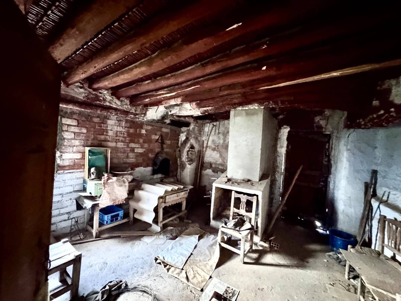 4 bedroom Villa for sale in Valor with garage - € 79,000 (Ref: 9737723)