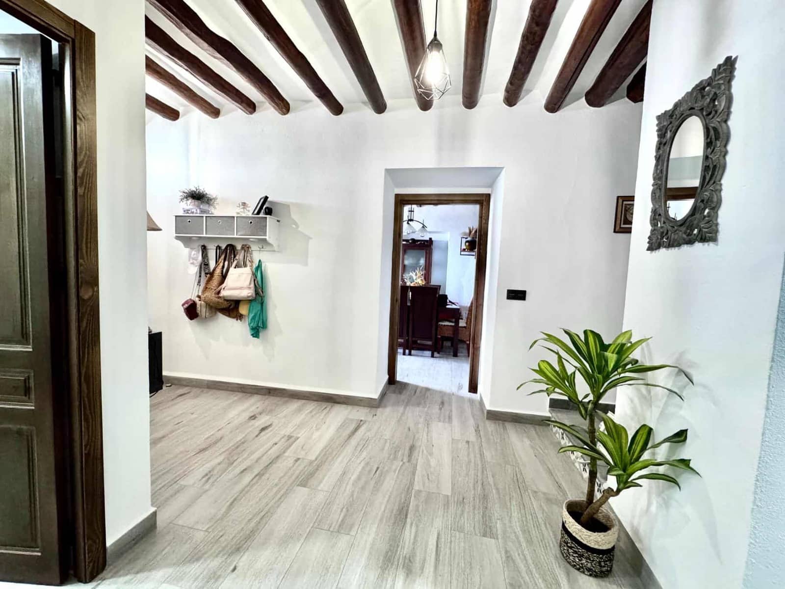 4 bedroom Villa for sale in Valor with garage - € 79,000 (Ref: 9737723)