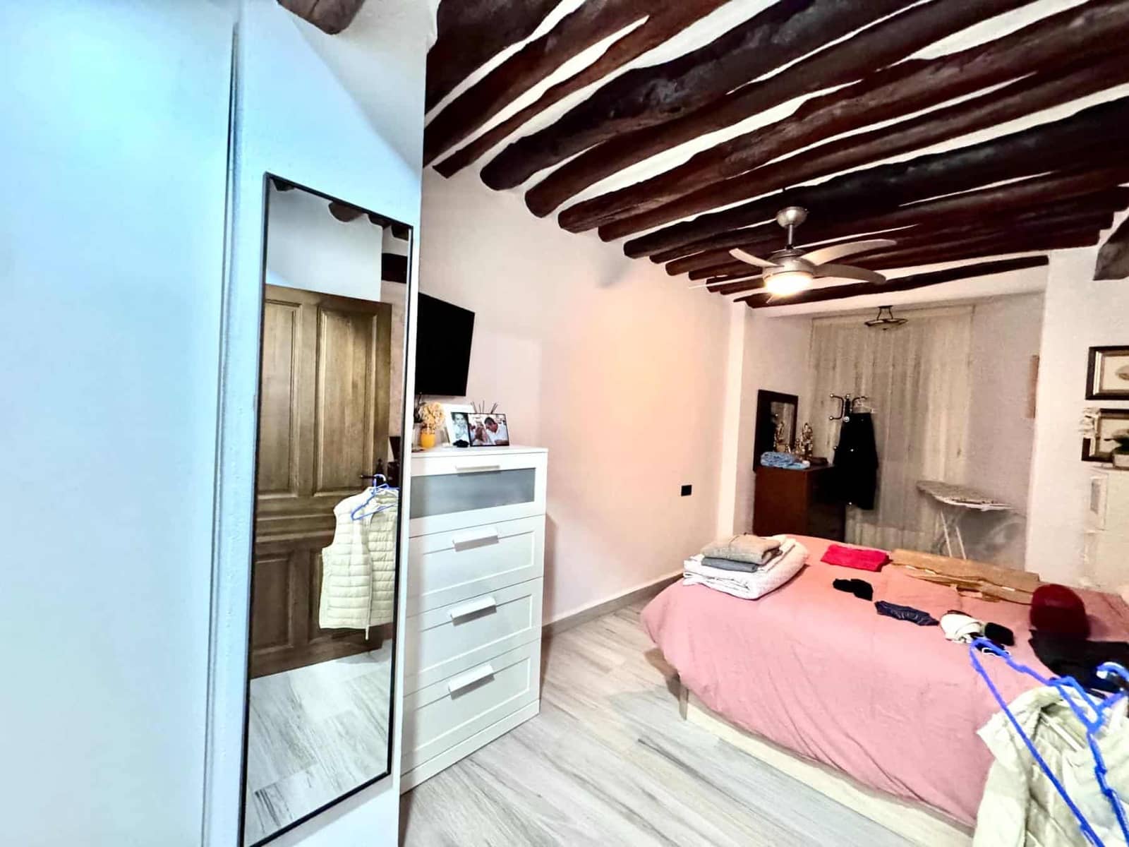 4 bedroom Villa for sale in Valor with garage - € 79,000 (Ref: 9737723)