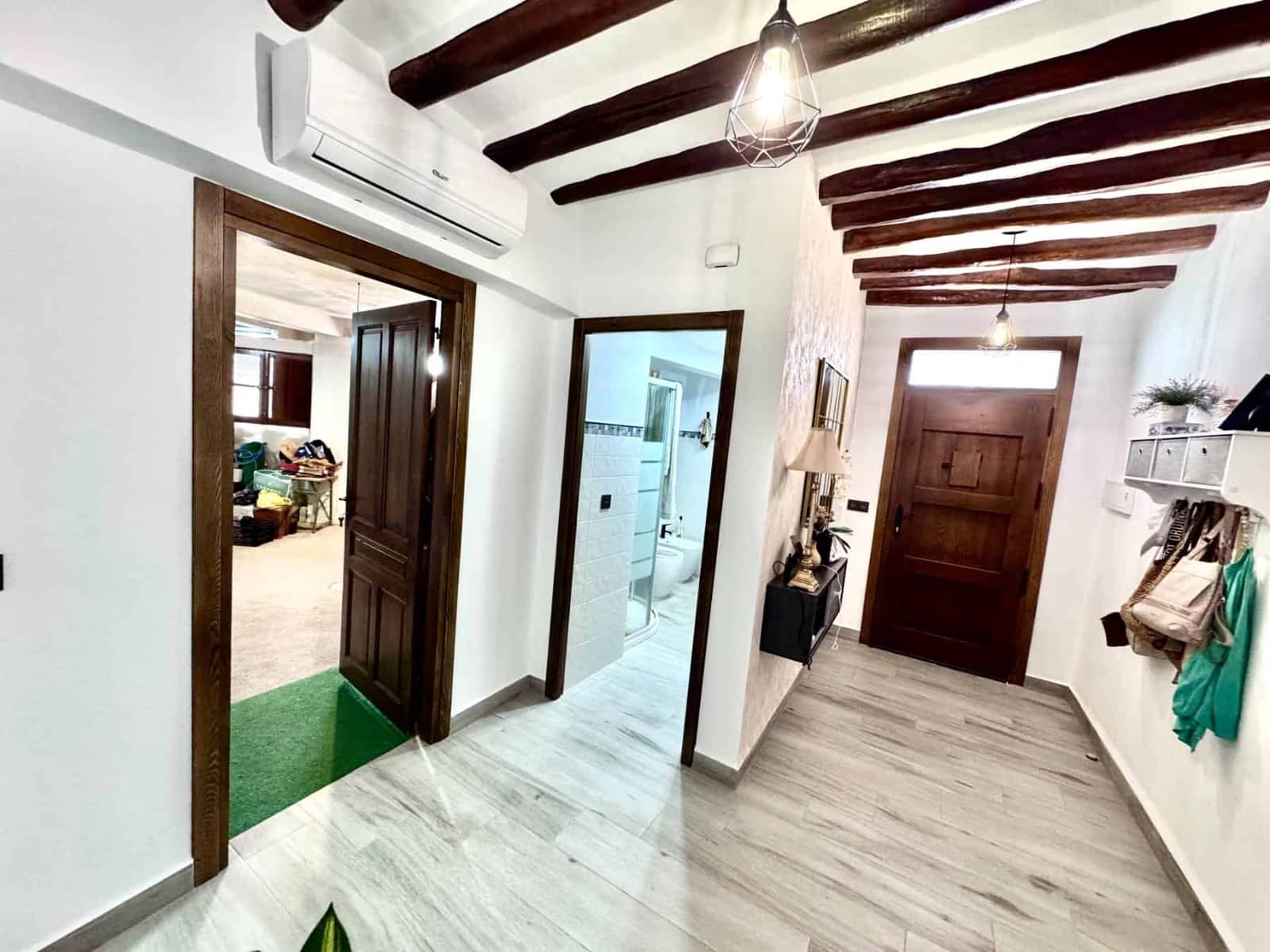 4 bedroom Villa for sale in Valor with garage - € 79,000 (Ref: 9737723)