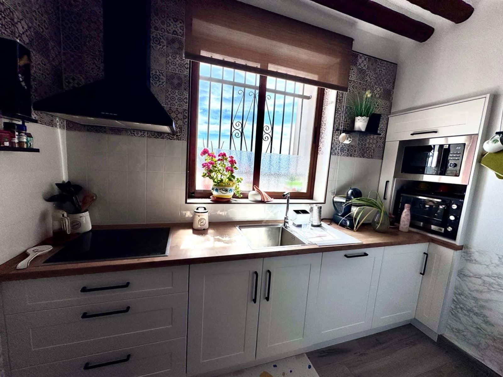 4 bedroom Villa for sale in Valor with garage - € 79,000 (Ref: 9737723)