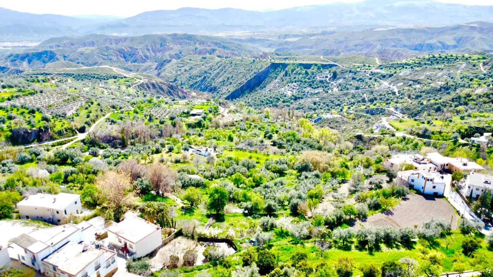 4 bedroom Villa for sale in Valor with garage - € 79,000 (Ref: 9737723)