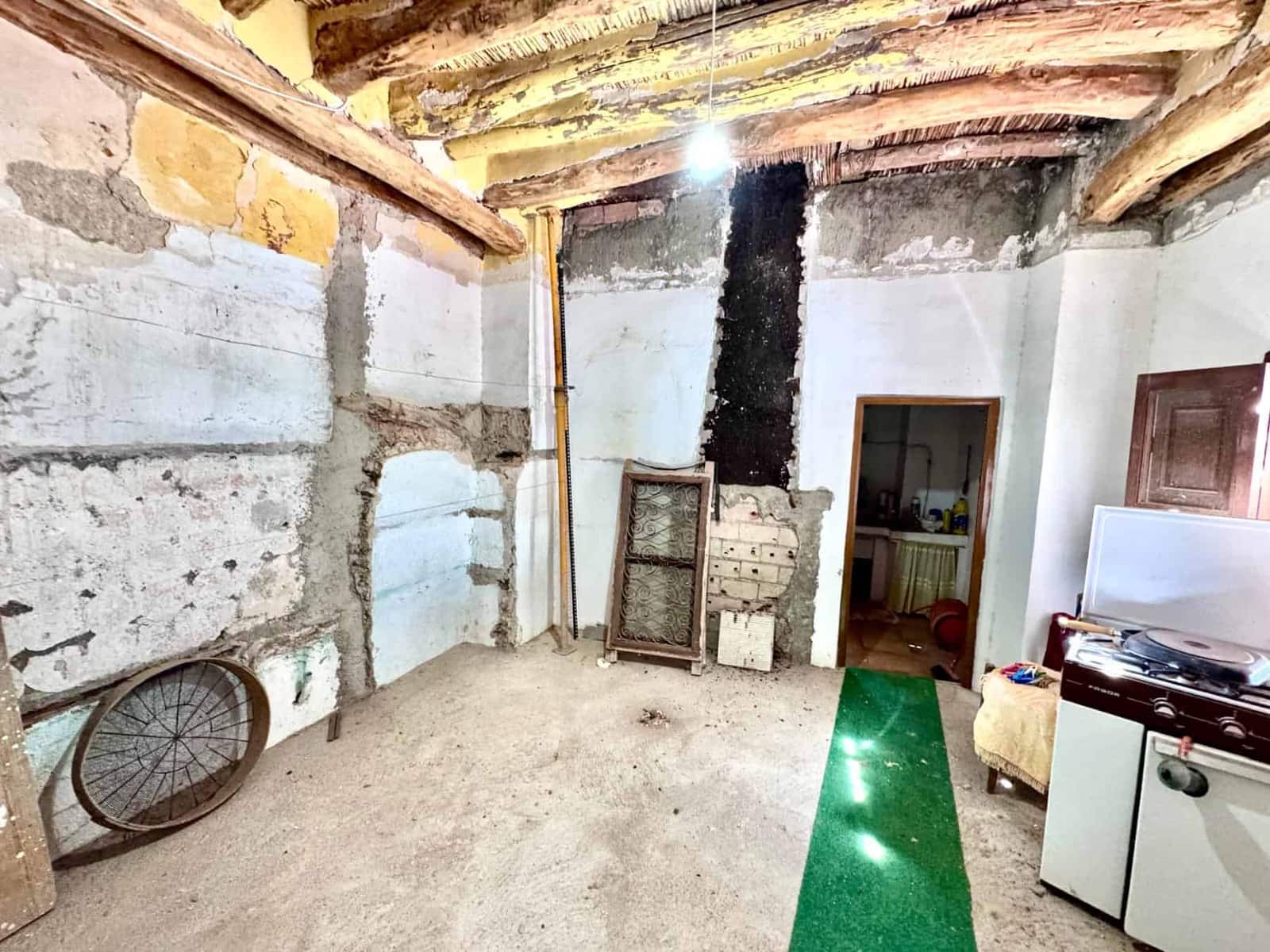 4 bedroom Villa for sale in Valor with garage - € 79,000 (Ref: 9737723)