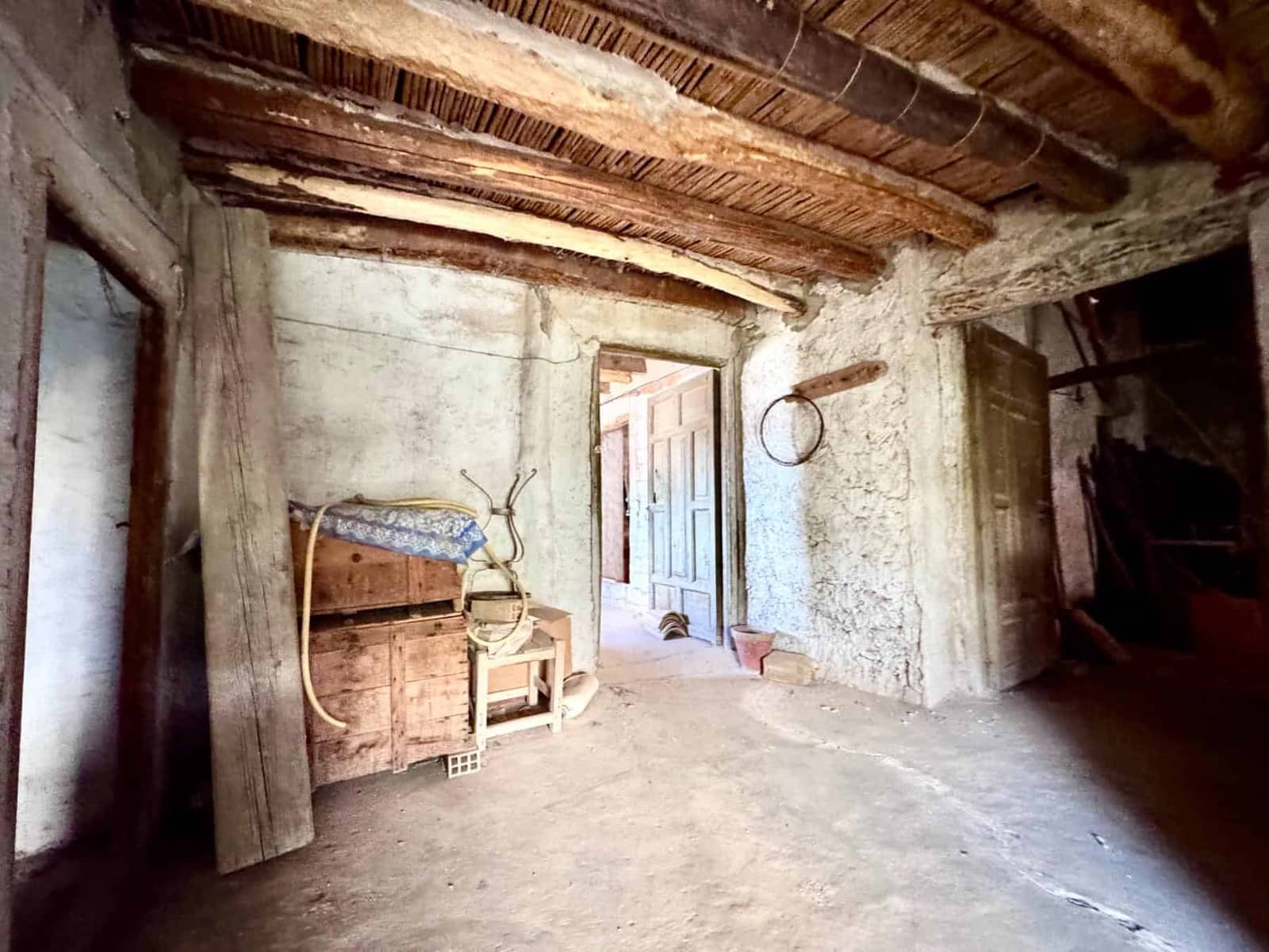 4 bedroom Villa for sale in Valor with garage - € 79,000 (Ref: 9737723)