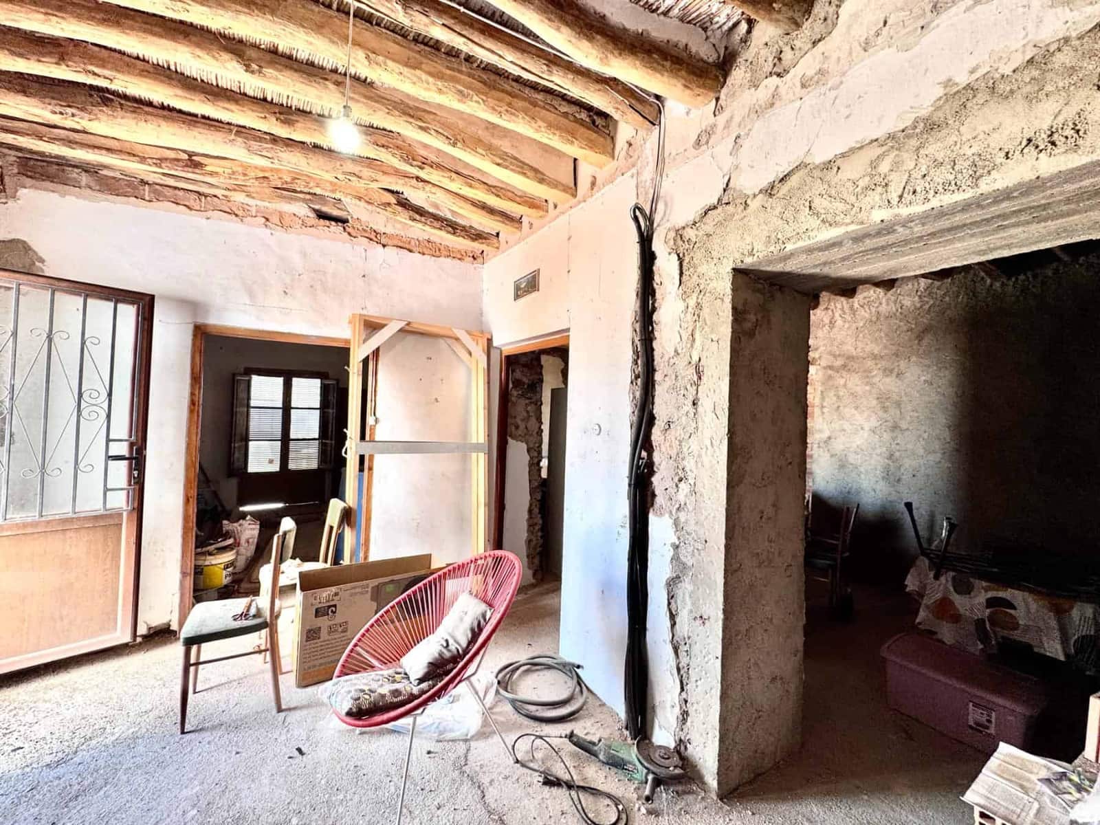 4 bedroom Villa for sale in Valor with garage - € 79,000 (Ref: 9737723)