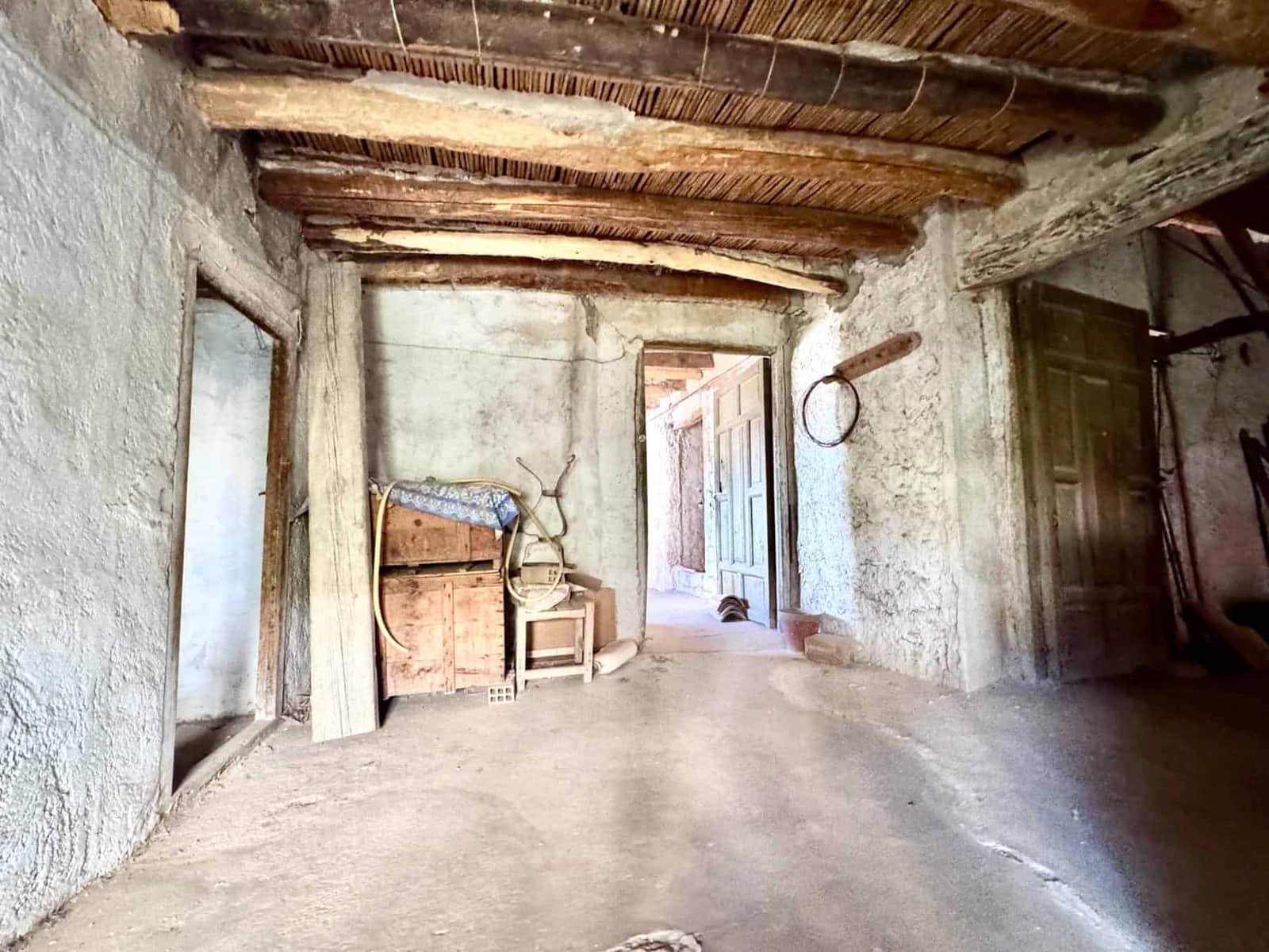 4 bedroom Villa for sale in Valor with garage - € 79,000 (Ref: 9737723)