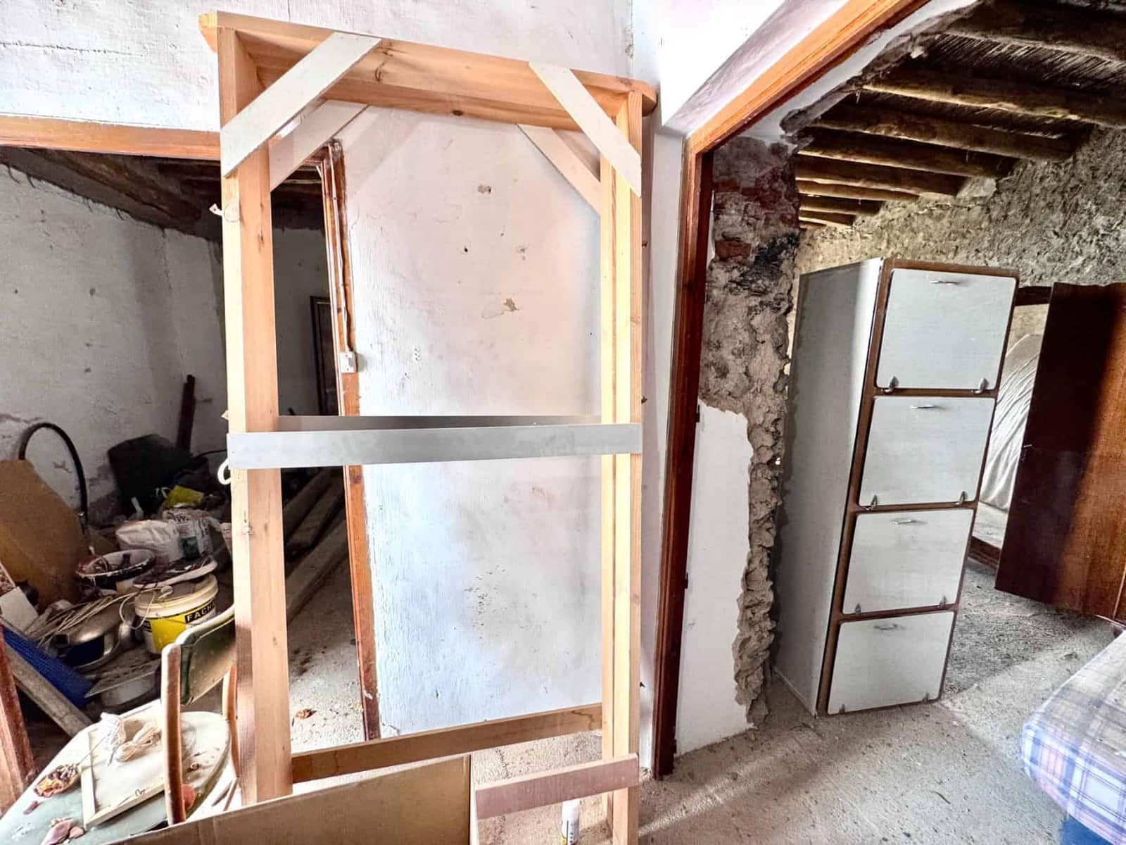 4 bedroom Villa for sale in Valor with garage - € 79,000 (Ref: 9737723)