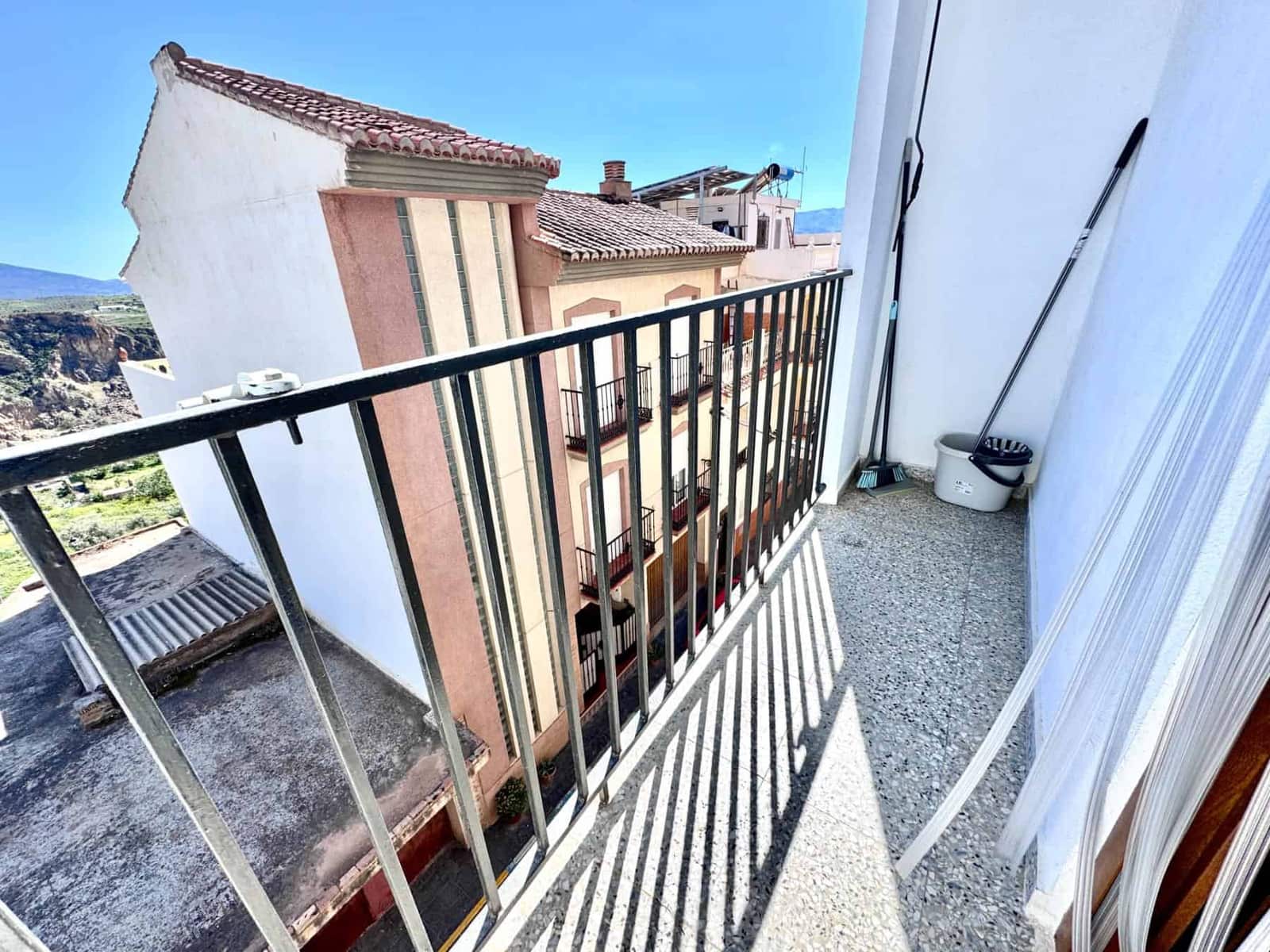 3 bedroom Apartment for sale in Lanjaron with garage - € 89,000 (Ref: 9784506)