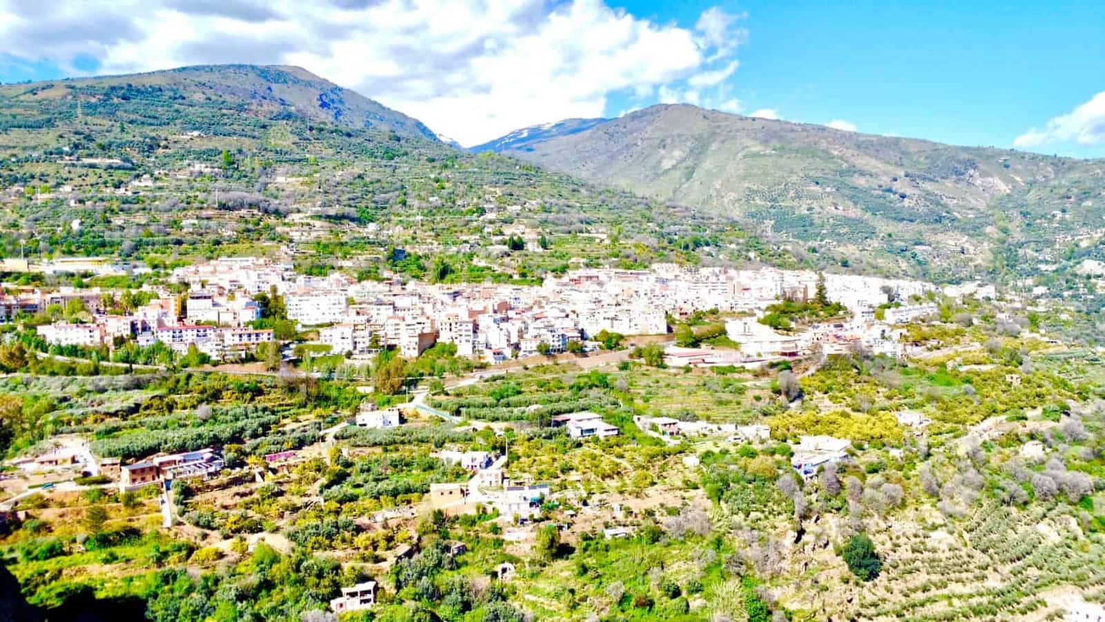 3 bedroom Apartment for sale in Lanjaron with garage - € 89,000 (Ref: 9784506)