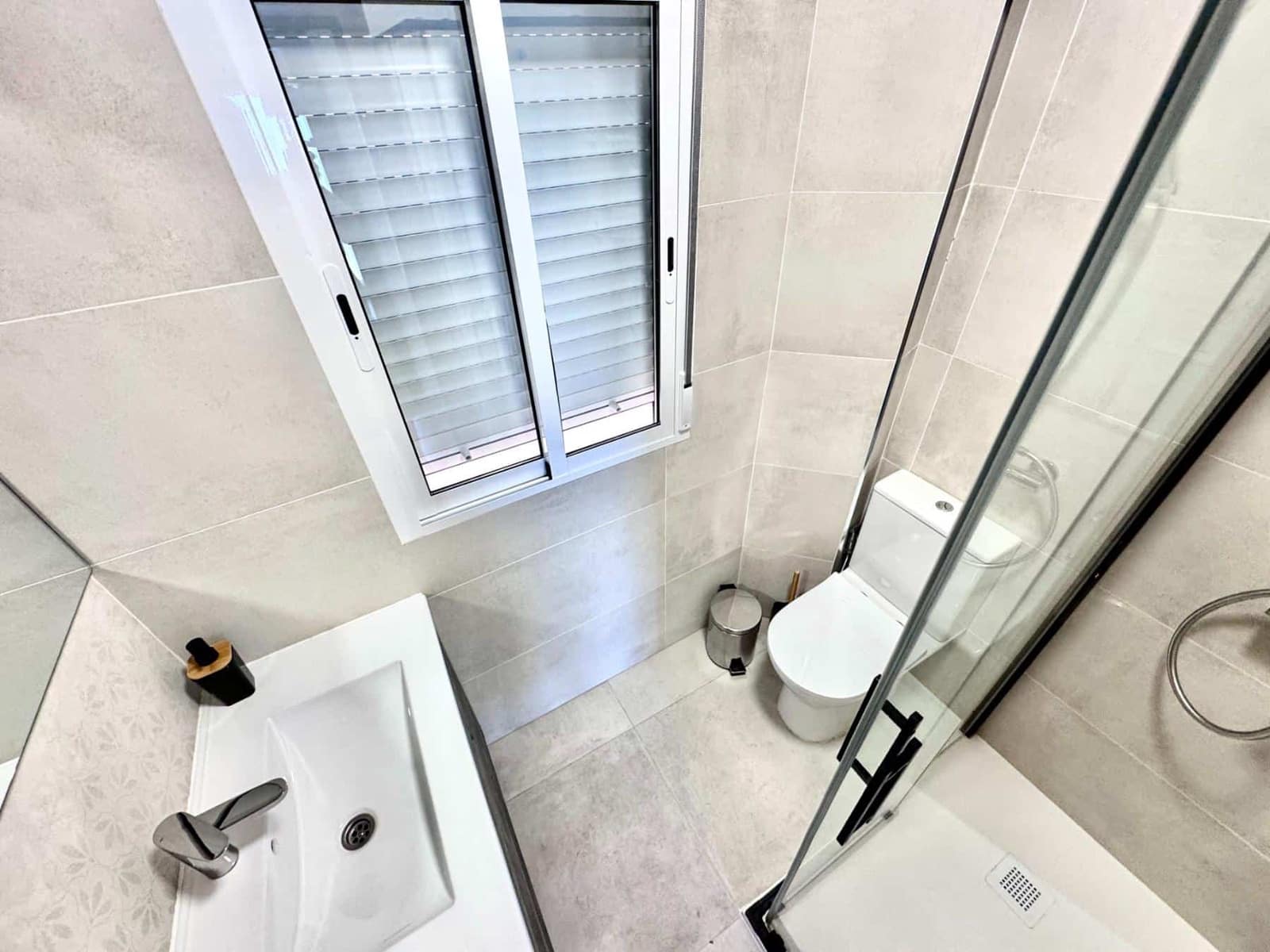 3 bedroom Apartment for sale in Lanjaron with garage - € 89,000 (Ref: 9784506)