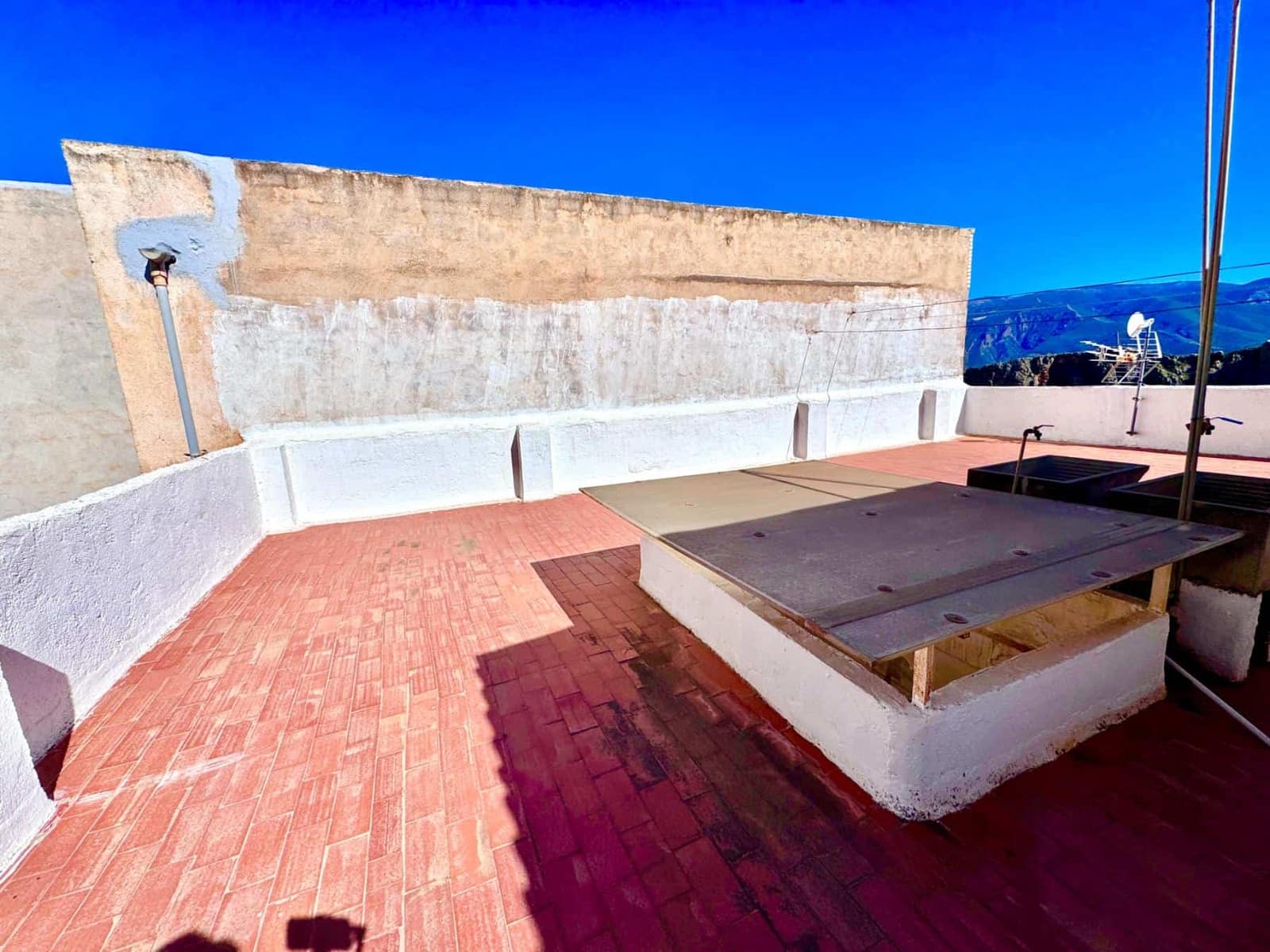 3 bedroom Apartment for sale in Lanjaron with garage - € 89,000 (Ref: 9784506)