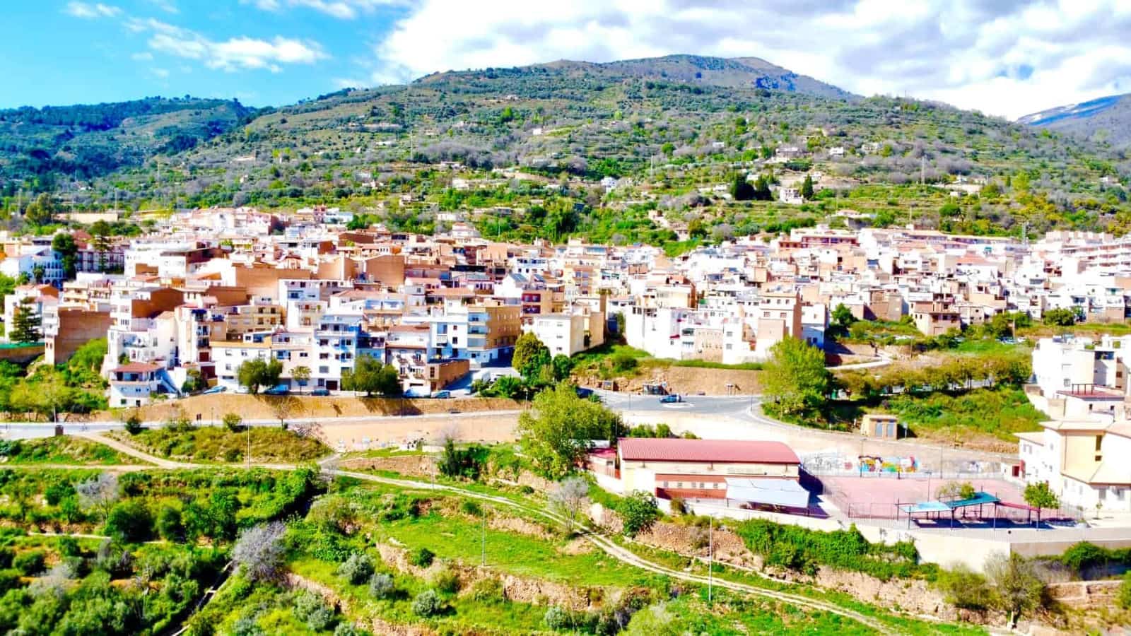 3 bedroom Apartment for sale in Lanjaron with garage - € 89,000 (Ref: 9784506)