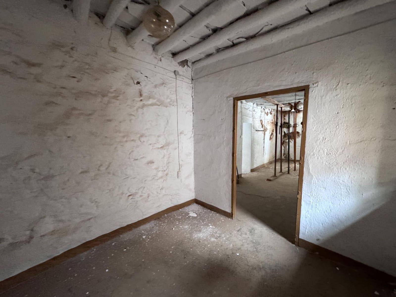 Maison de Ville à vendre à Laroles - 19 000 € (Ref: 9796279)