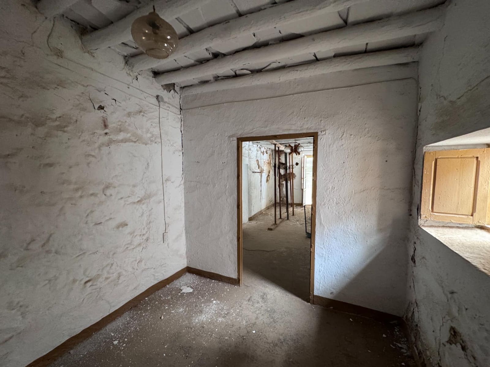 Maison de Ville à vendre à Laroles - 19 000 € (Ref: 9796279)