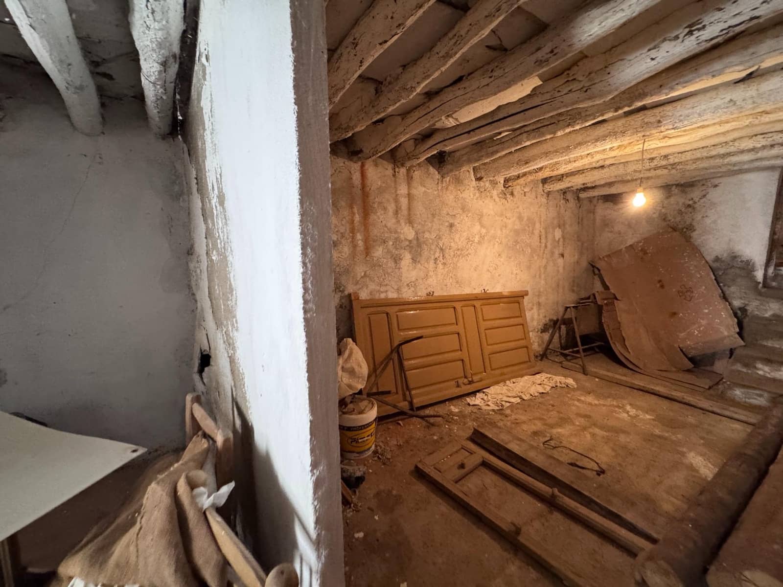 Maison de Ville à vendre à Laroles - 19 000 € (Ref: 9796279)