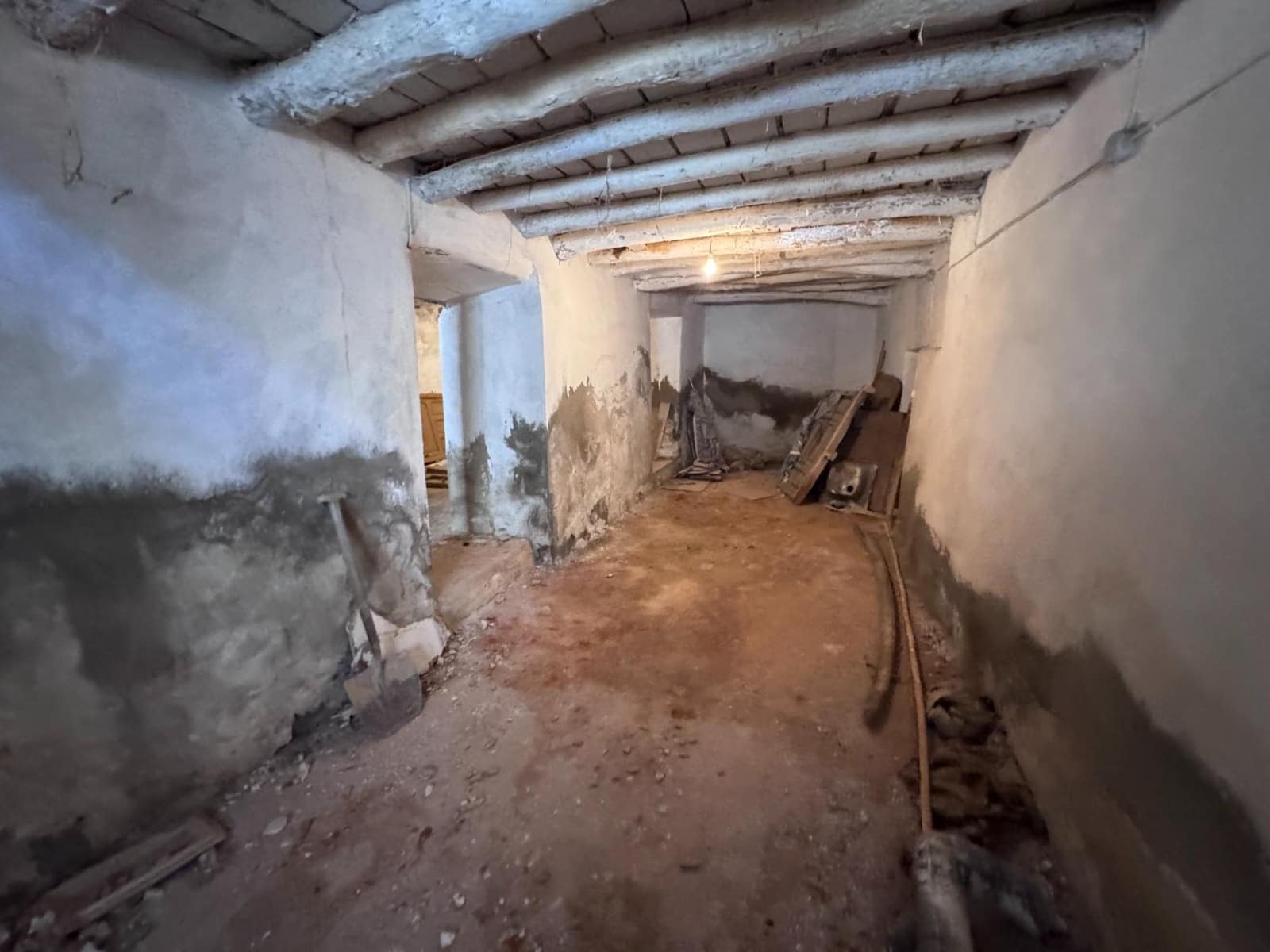 Maison de Ville à vendre à Laroles - 19 000 € (Ref: 9796279)