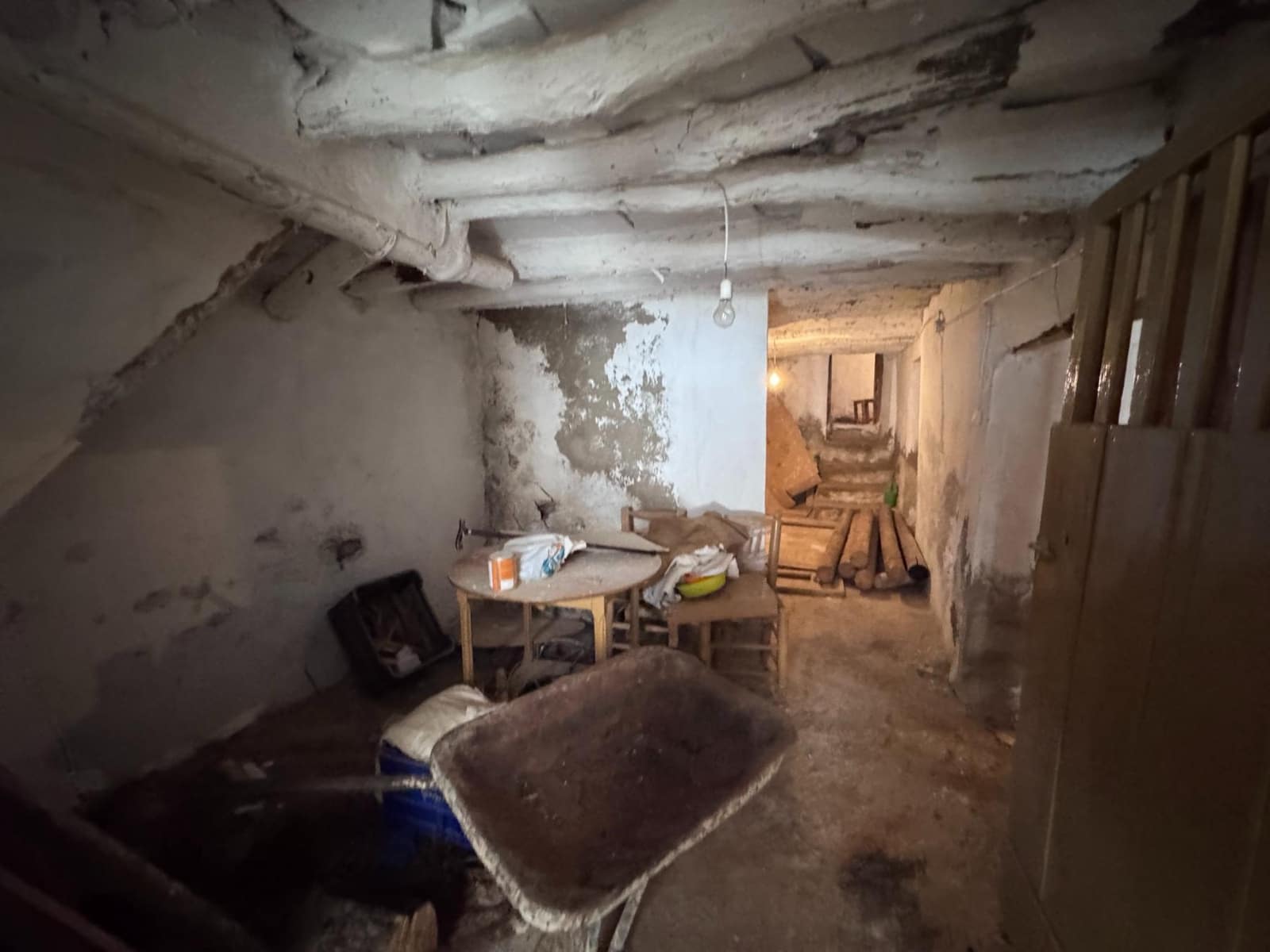 Maison de Ville à vendre à Laroles - 19 000 € (Ref: 9796279)