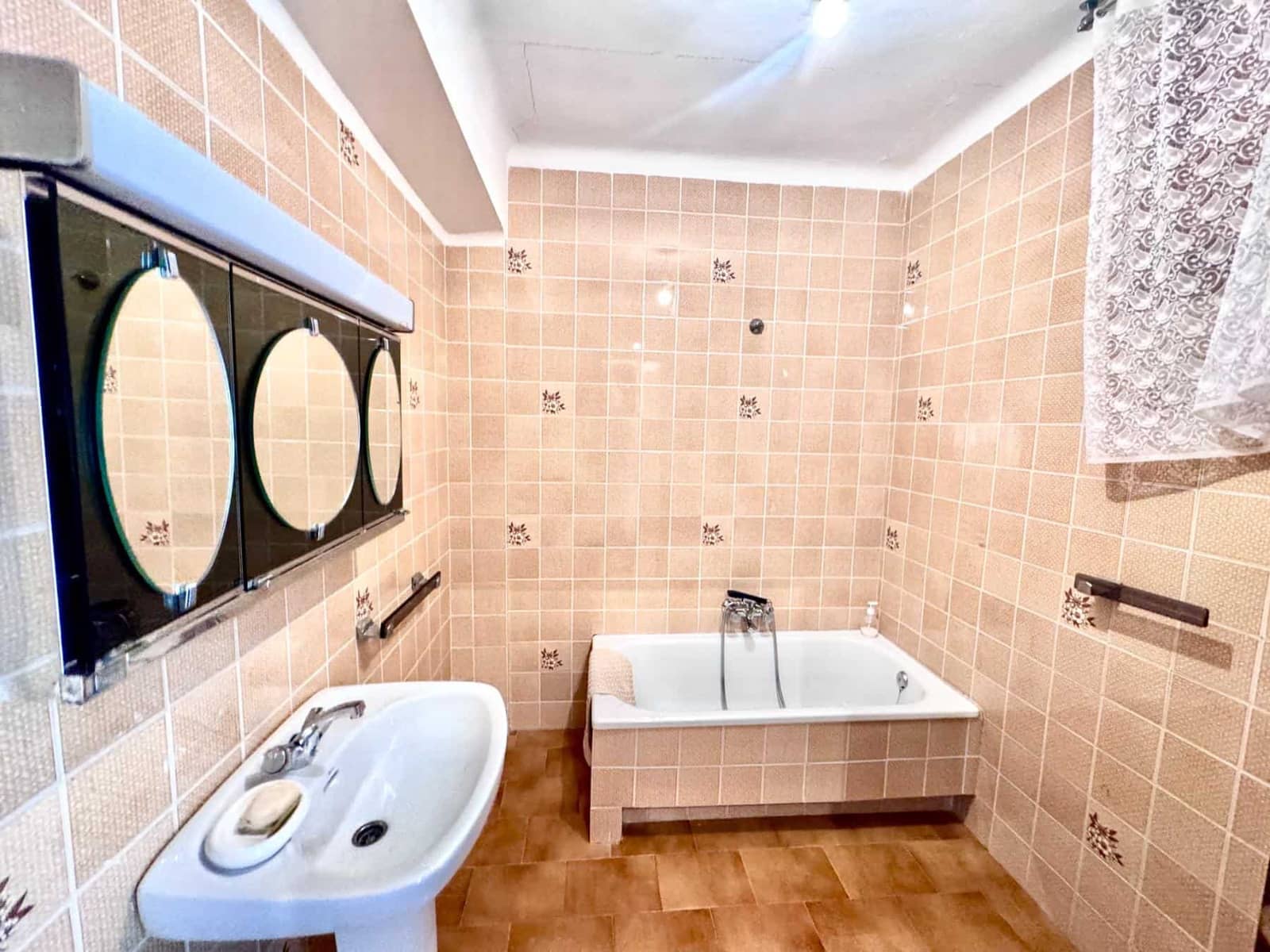 6 chambre Villa/Maison à vendre à Laroles avec garage - 130 000 € (Ref: 9813252)