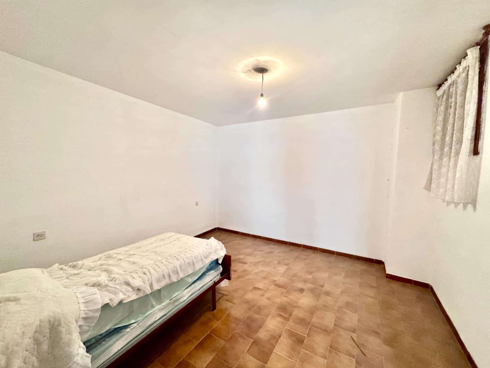 6 chambre Villa/Maison à vendre à Laroles avec garage - 130 000 € (Ref: 9813252)