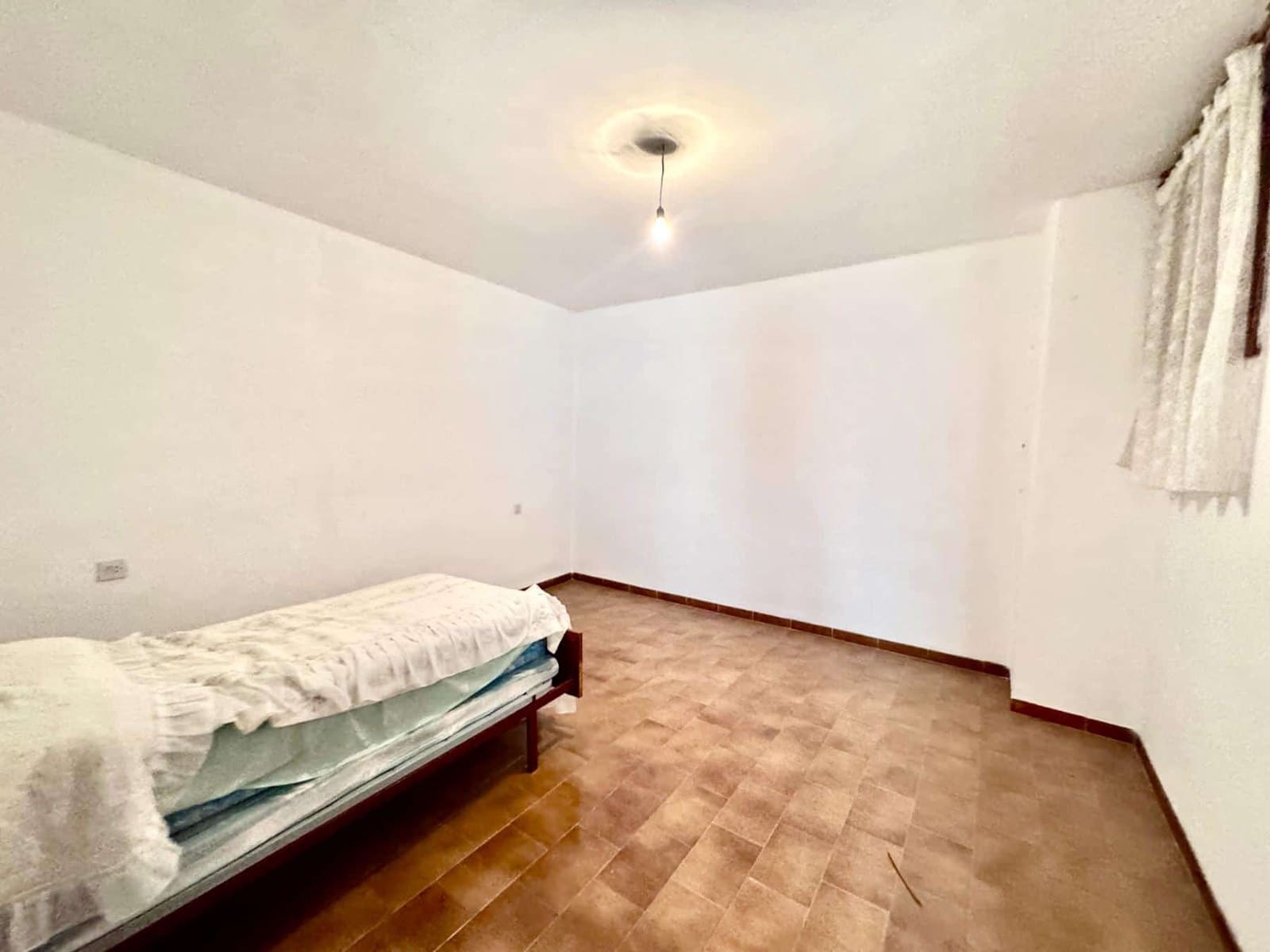 6 chambre Villa/Maison à vendre à Laroles avec garage - 130 000 € (Ref: 9813252)