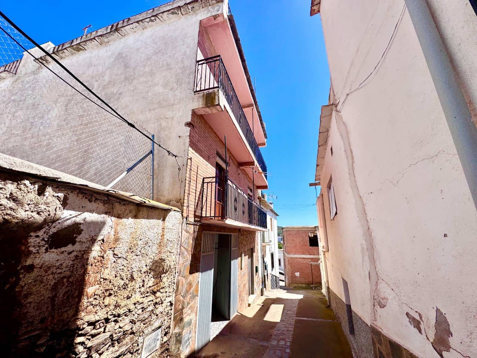 6 chambre Villa/Maison à vendre à Laroles avec garage - 130 000 € (Ref: 9813252)