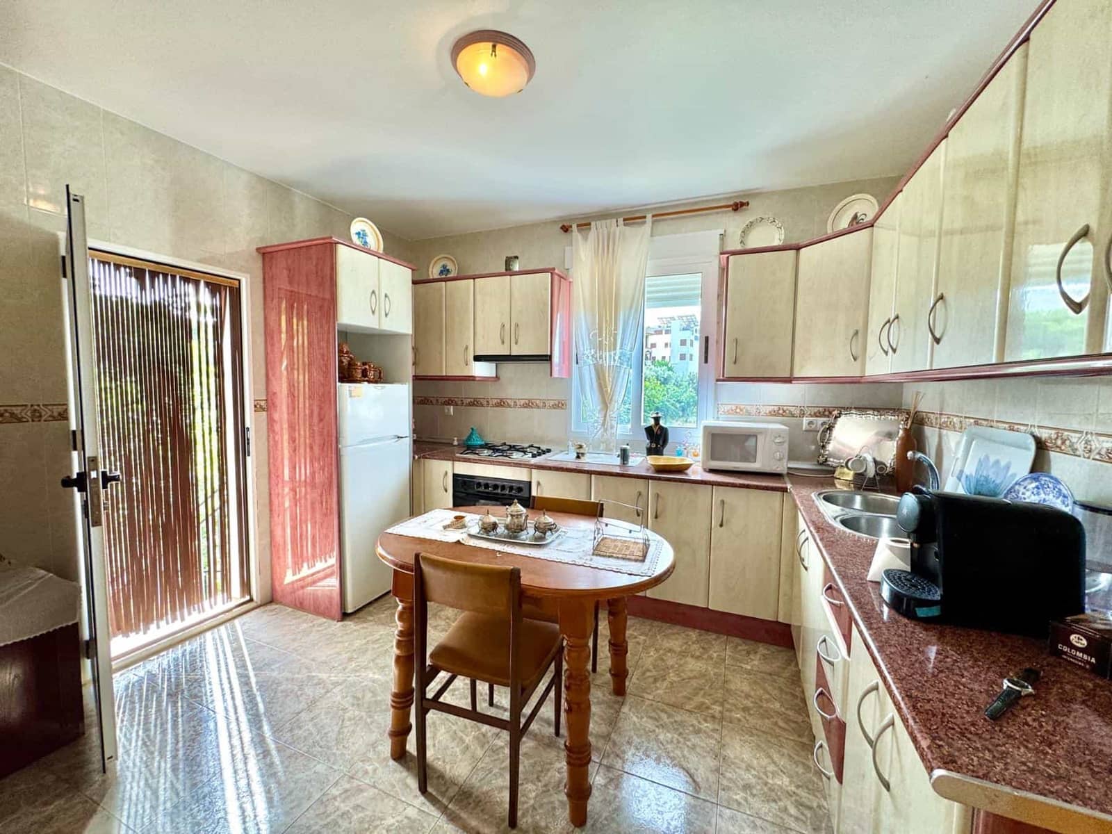 6 soverom Villa til salgs i Cadiar med garasje - € 195 000 (Ref: 9813254)